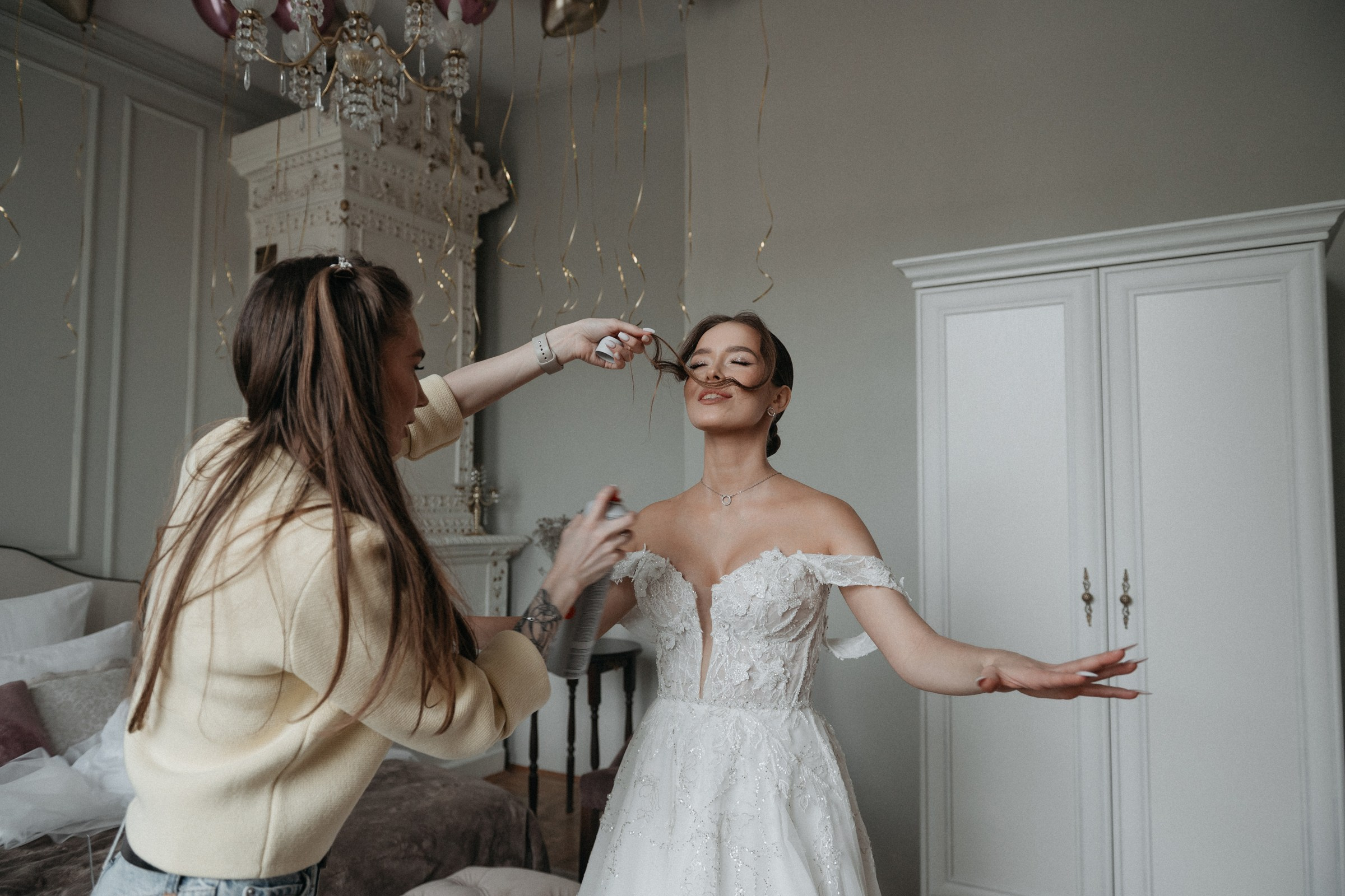 сборы невесты в апартаментах с видом на Казанский собор