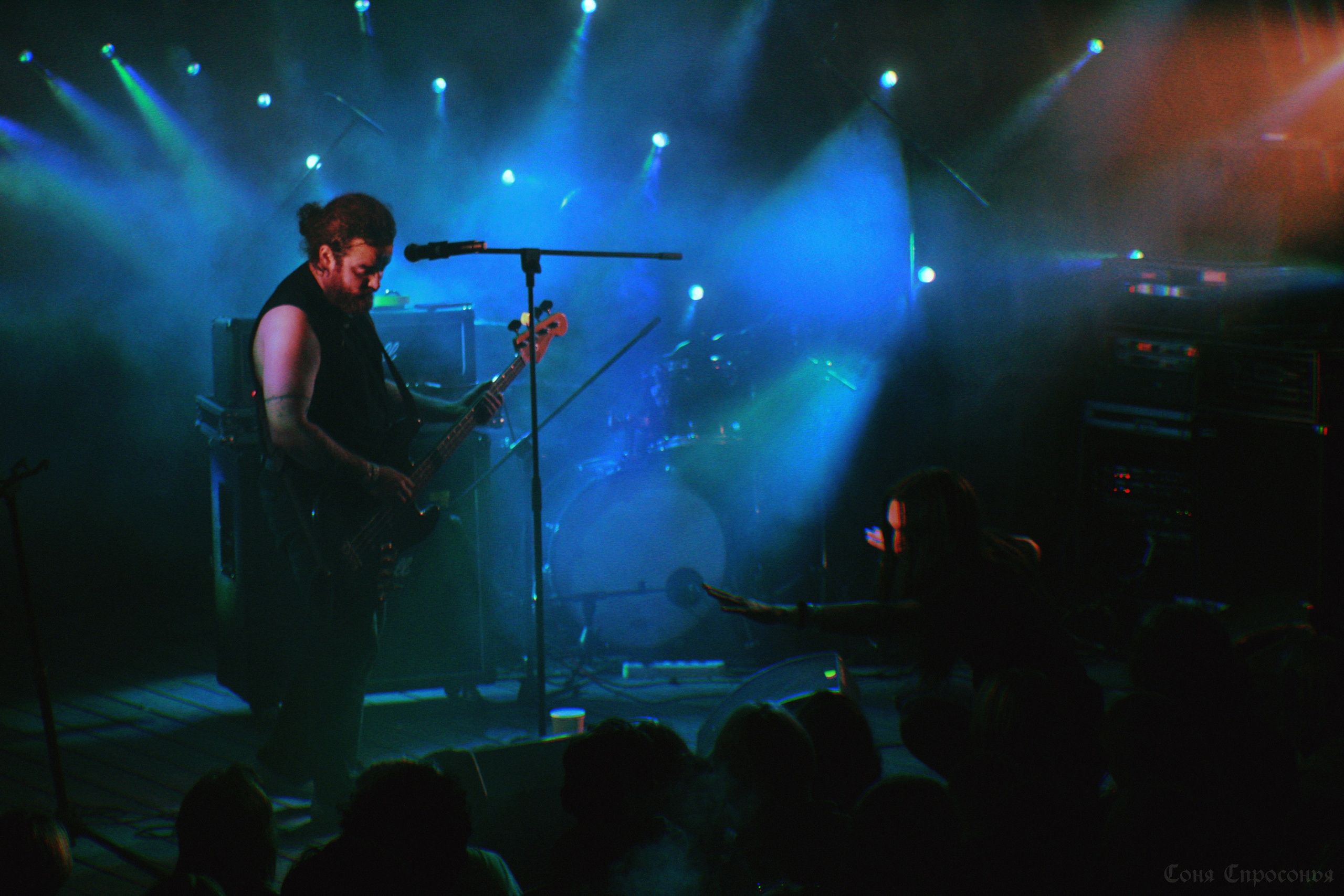 Синестетик 26.08.23. Концертный и портретный фотограф в Москве Соня Спросонья