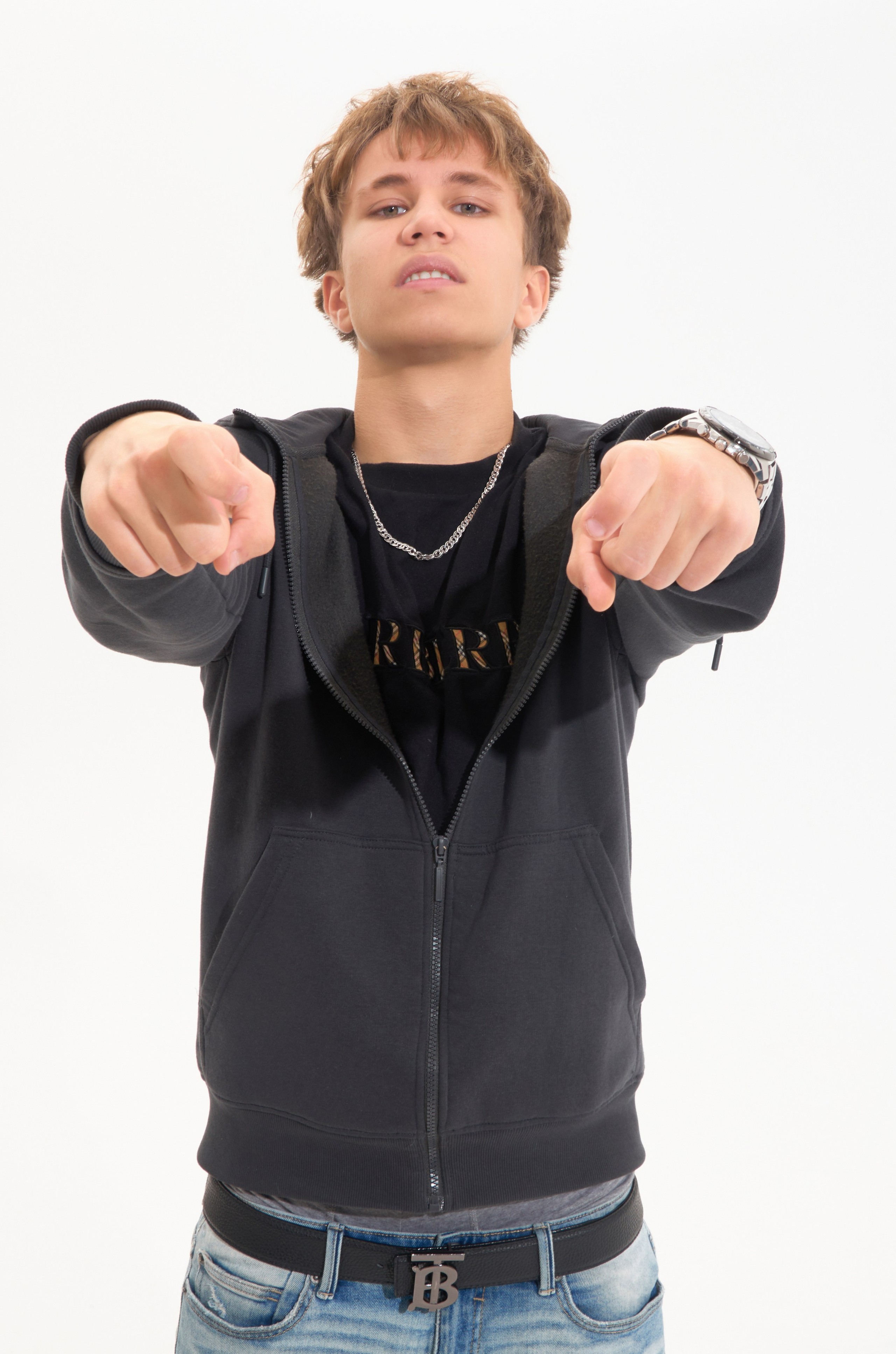 Артисты. Главная