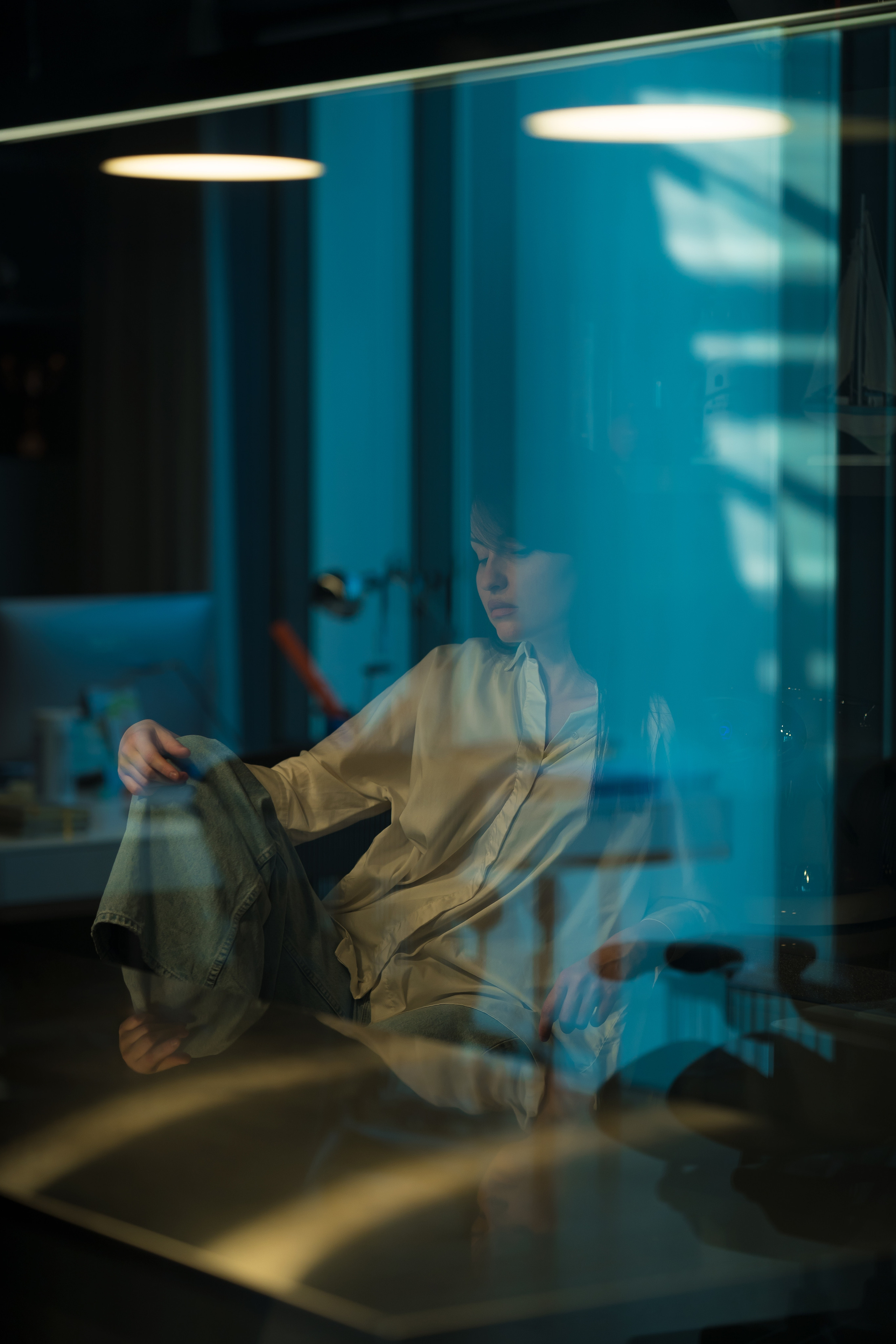 В помещении. Photomantis