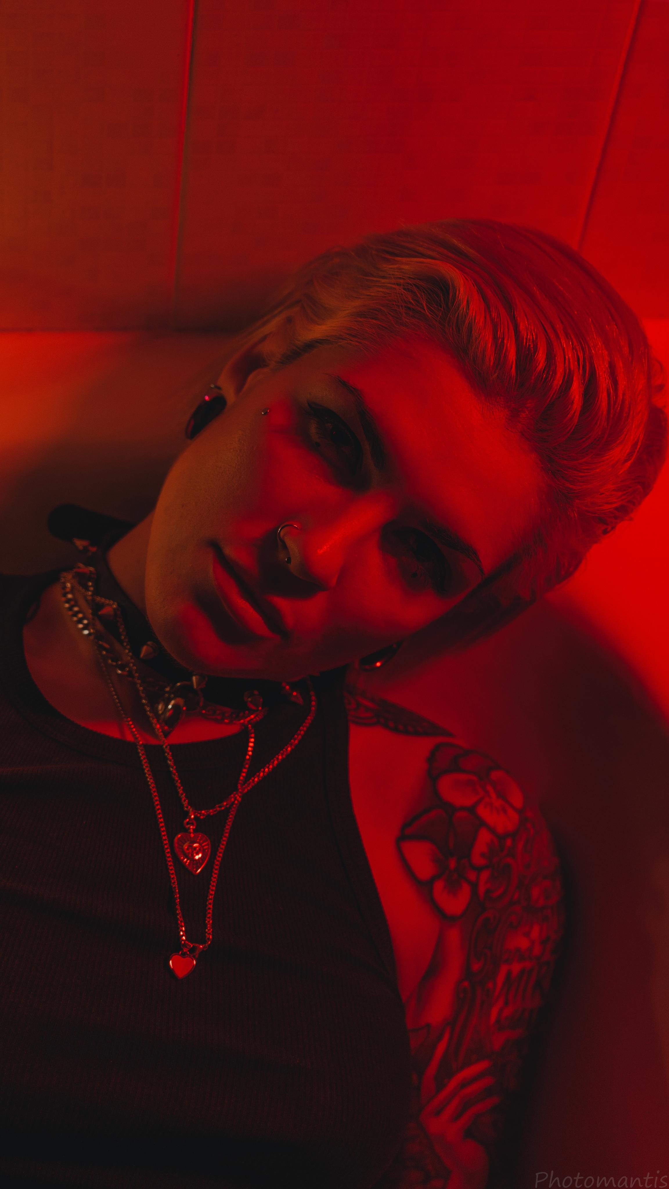 Ванная с молоком. Photomantis