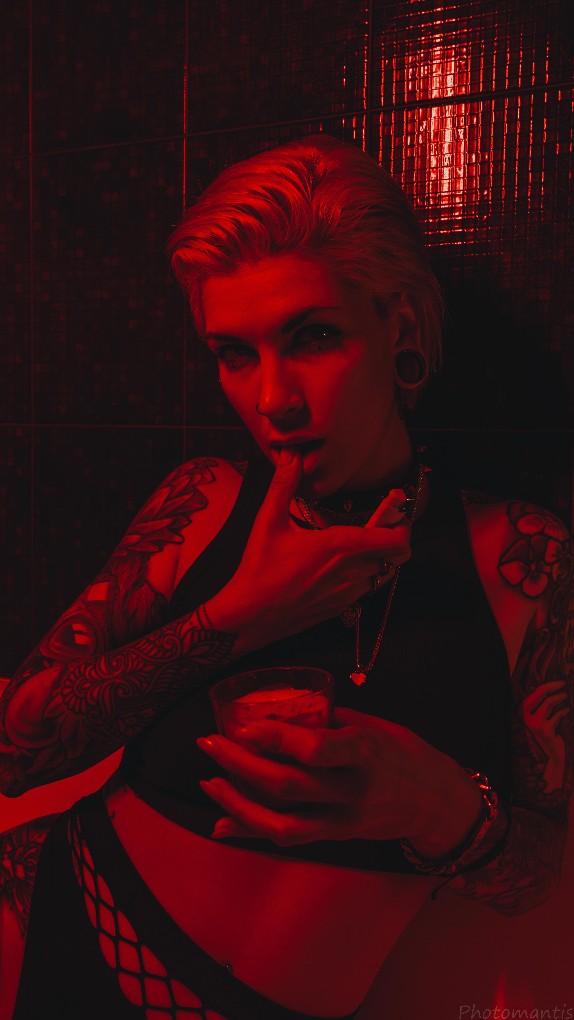 Ванная с молоком. Photomantis