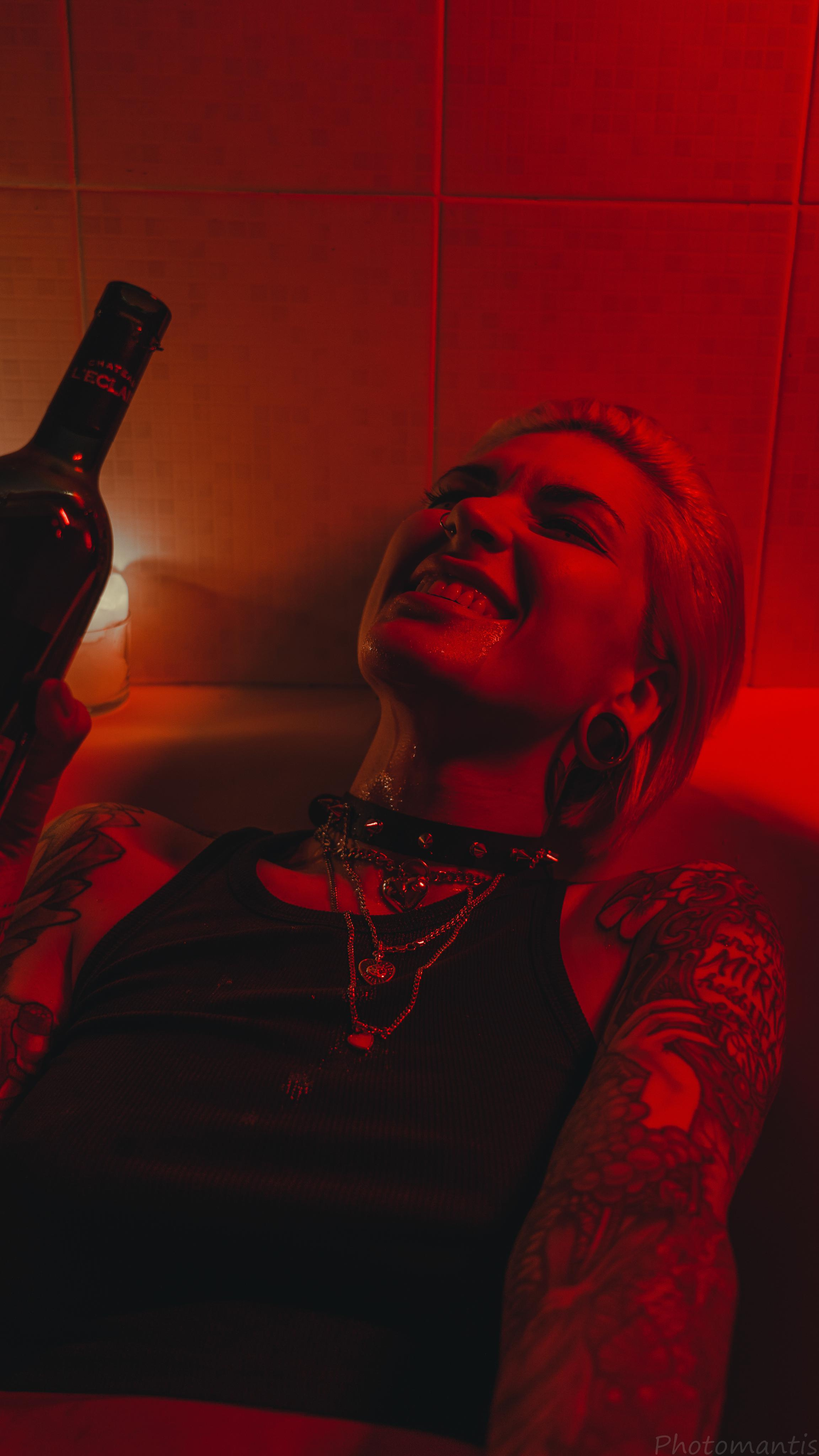 Ванная с молоком. Photomantis