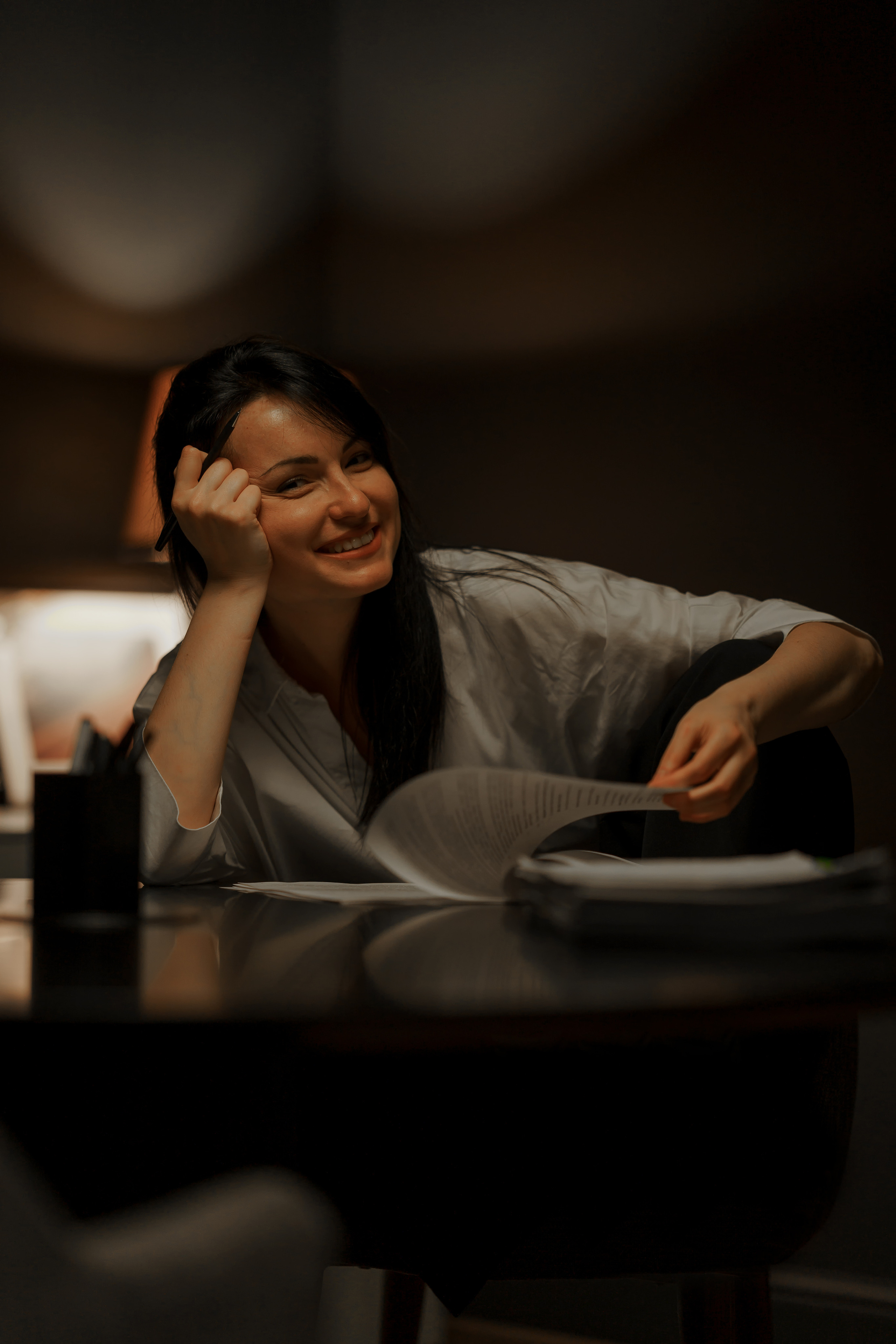 В помещении. Photomantis