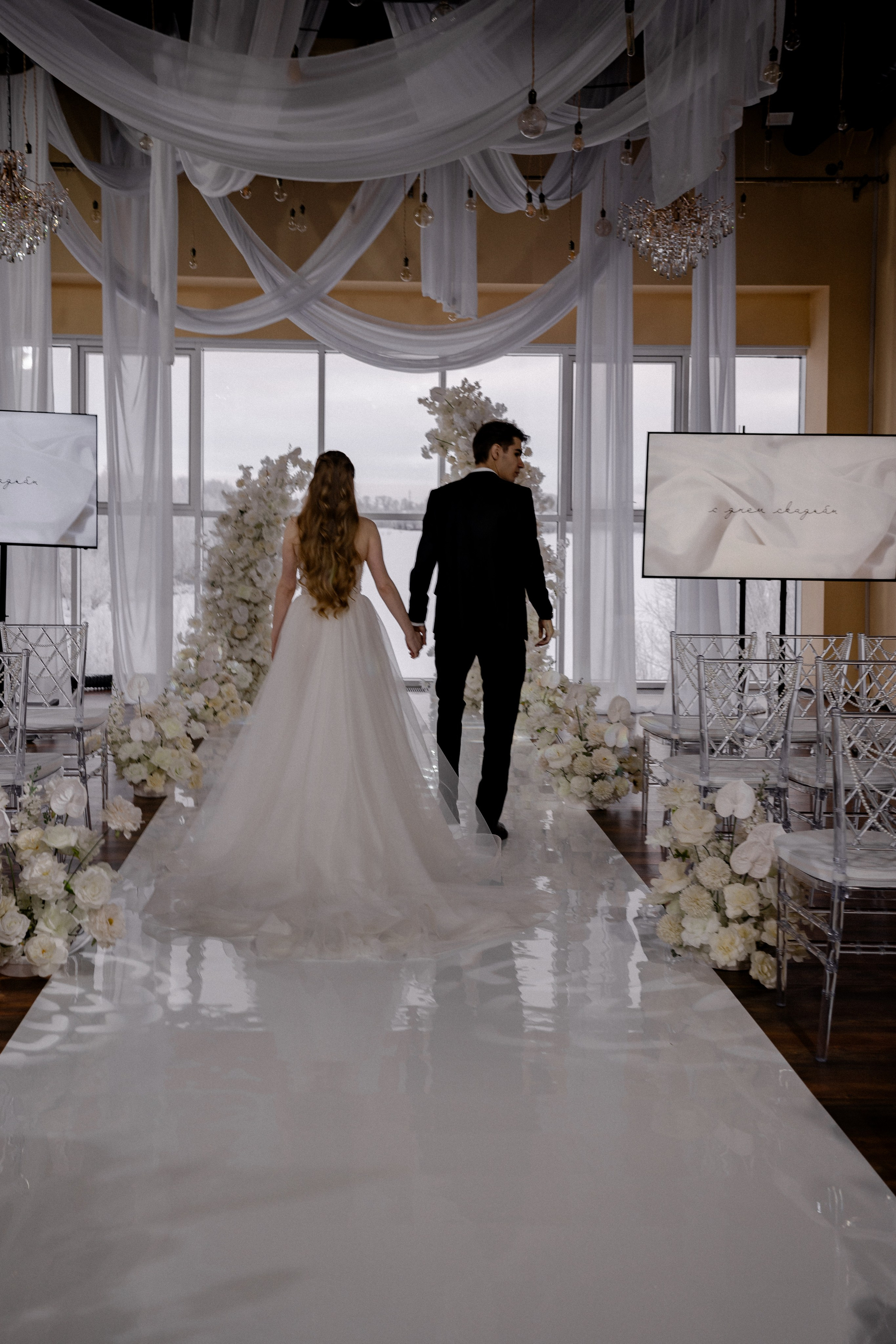 СВАДЕБНАЯ СЬЕМКА СБОРОВ В ОТЕЛЕ И ВЫЕЗД НА ЦЕРЕМОНИЮ (СНЯТО В СИБИРЕ В НИЖНЕВАРТОВСКЕ). Профессиональный фотограф, Санкт-Петербург — Виктория Богомолова