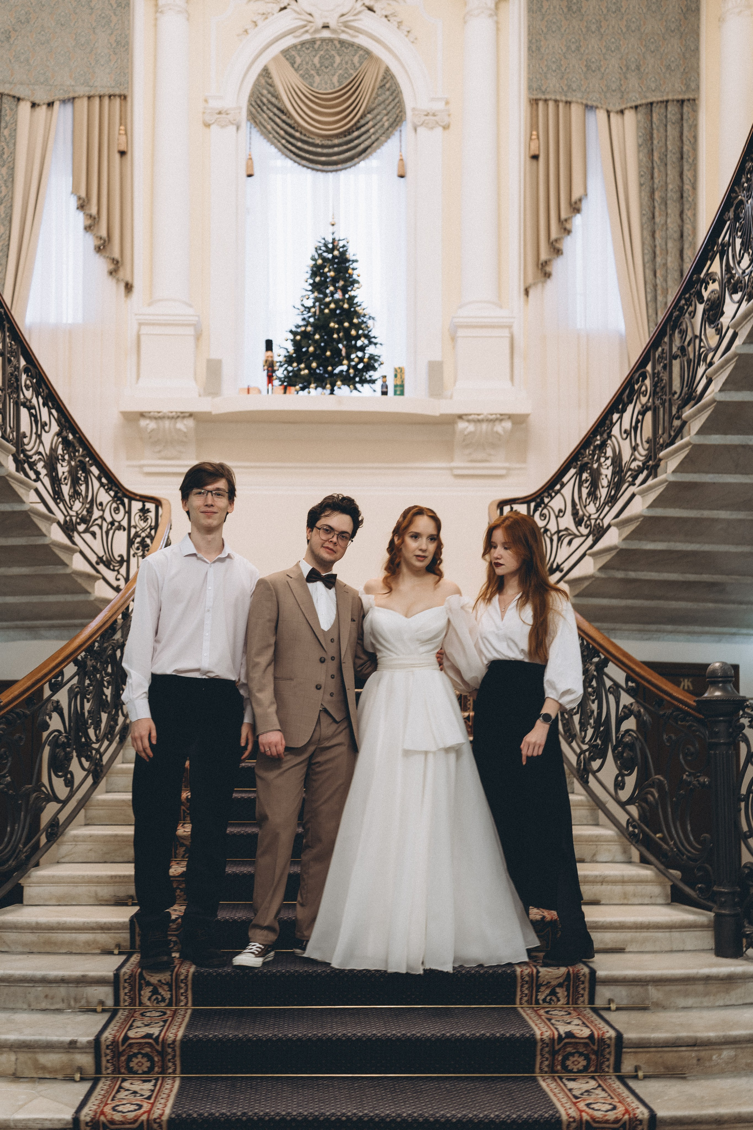 СВАДЕБНАЯ СЬЕМКА ВО ВТОРОМ ДВОРЦЕ С ГОСТЯМИ И ПРОГУЛКА В ТАВРИЧЕСКОМ САДУ. Профессиональный фотограф, Санкт-Петербург — Виктория Богомолова