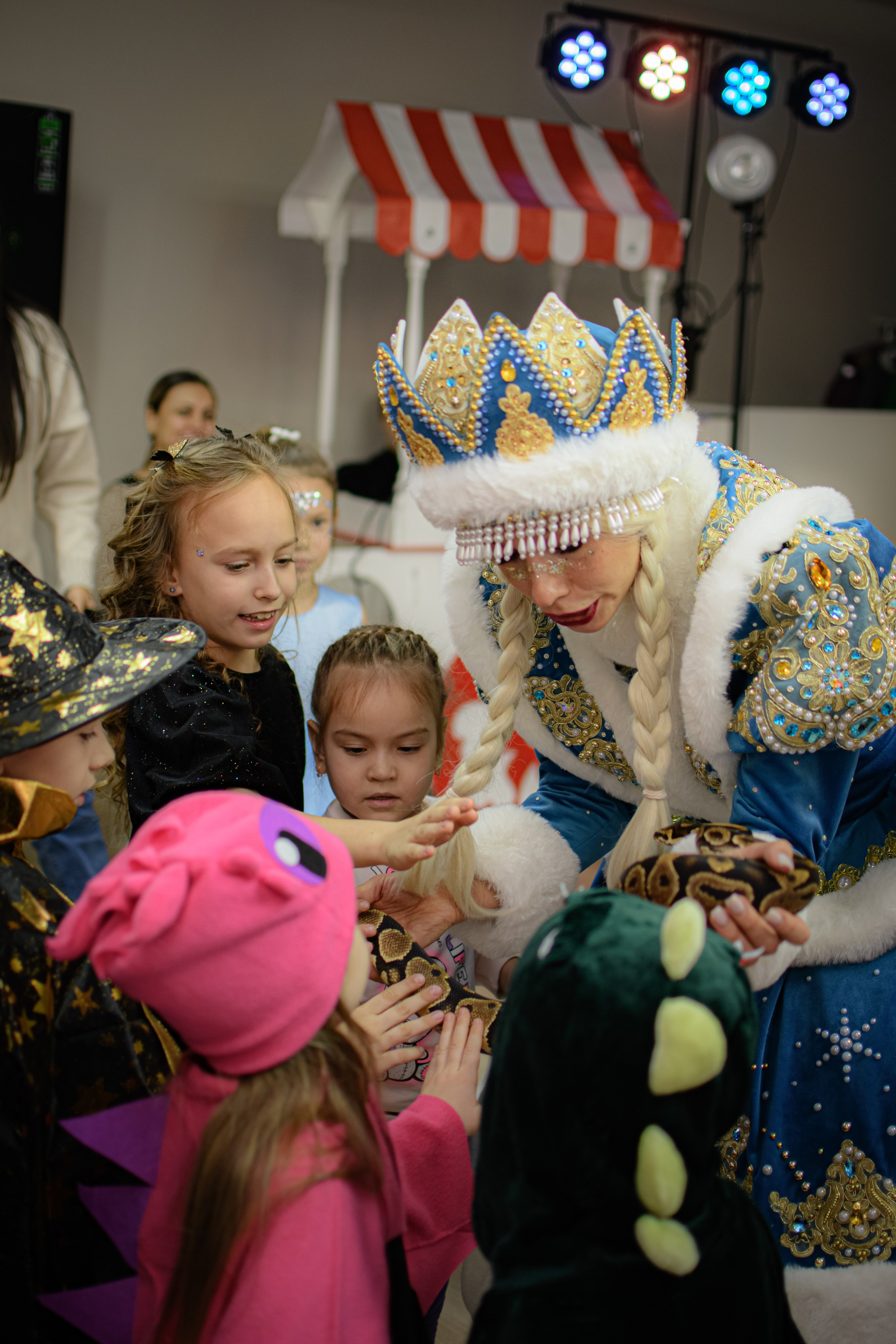 HAPPY NEW YEAR. Photokarish