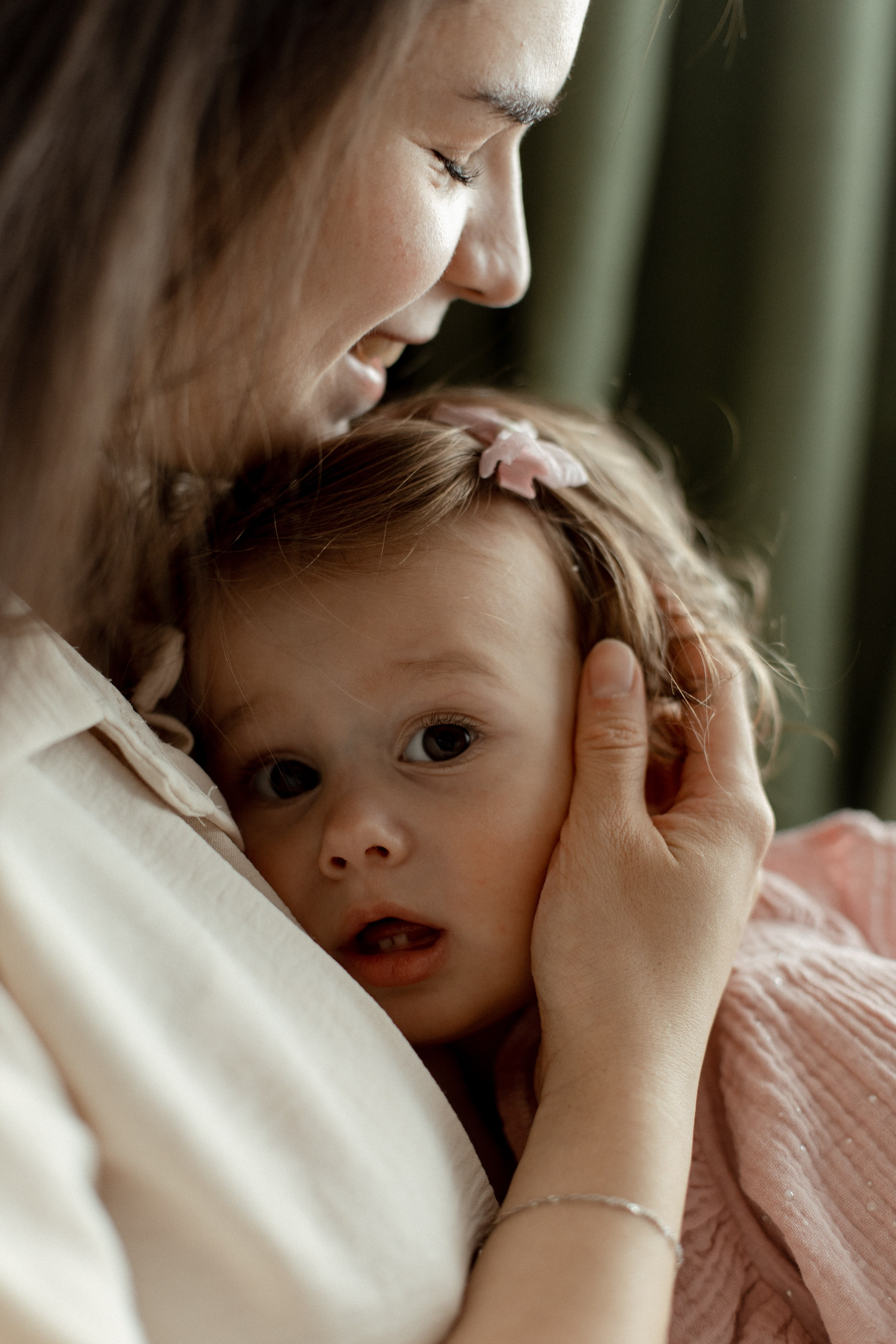 Домашняя фотосессия мама и дочка. Семейный фотограф Челябинск