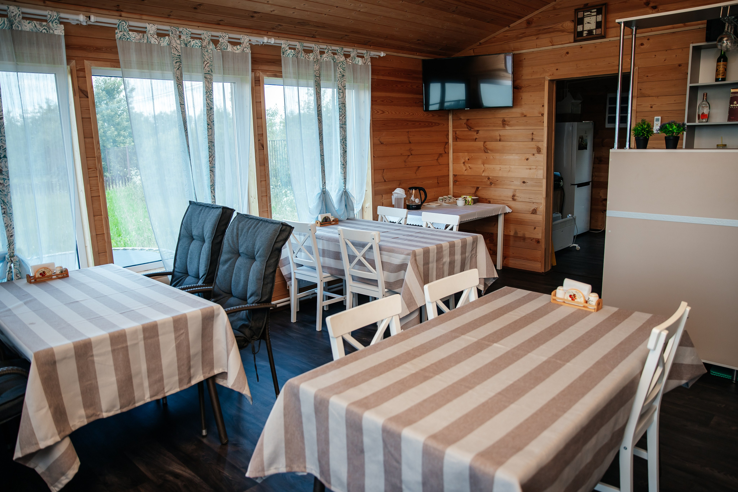 База отдыха в Тверской области. Кафе и развлечения. Фотограф недвижимости и контент-съемки в СПб