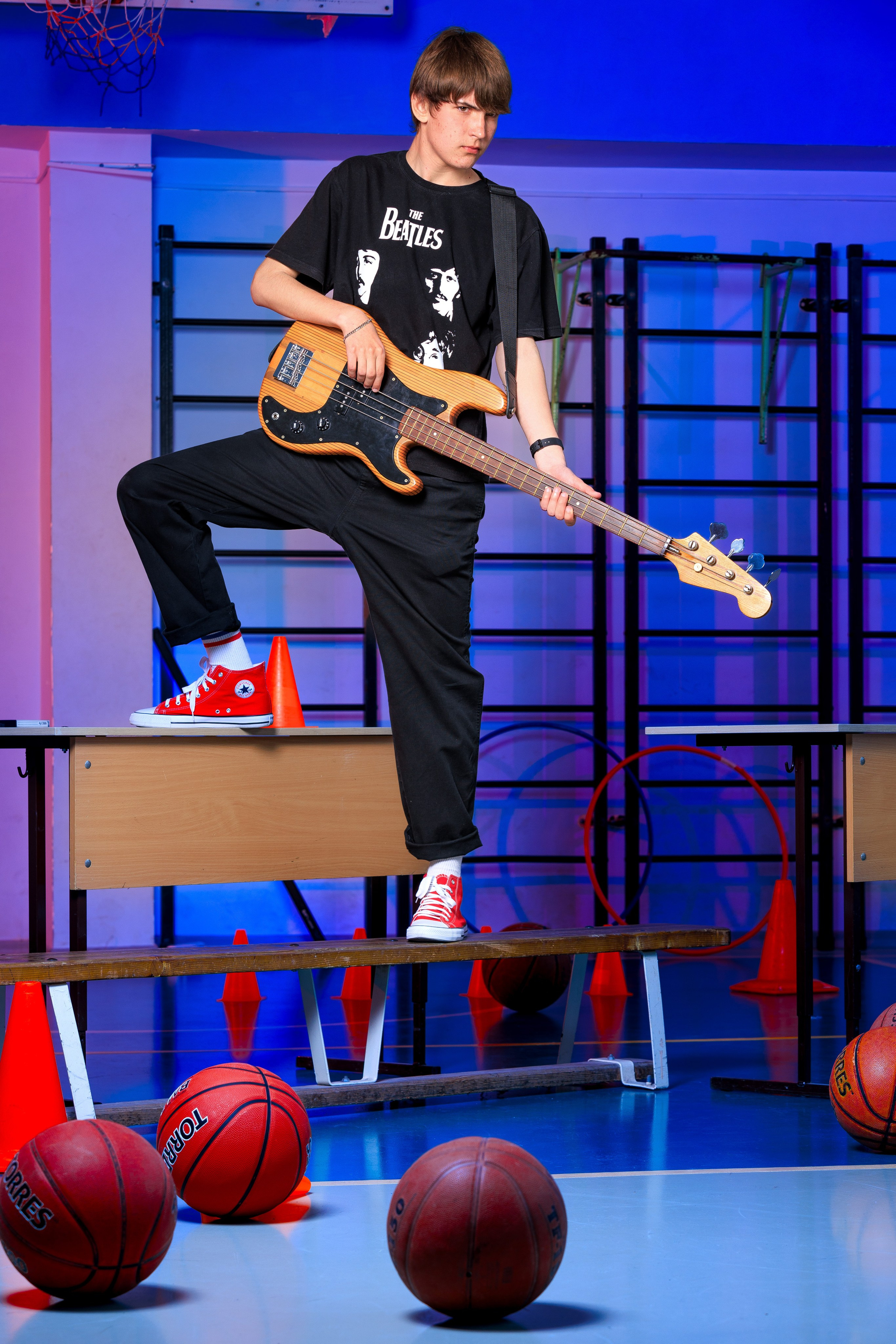 Смотреть фотки в спортзале. Выпускные альбомы Геленджик, Новороссийск, Краснодар, Туапсе