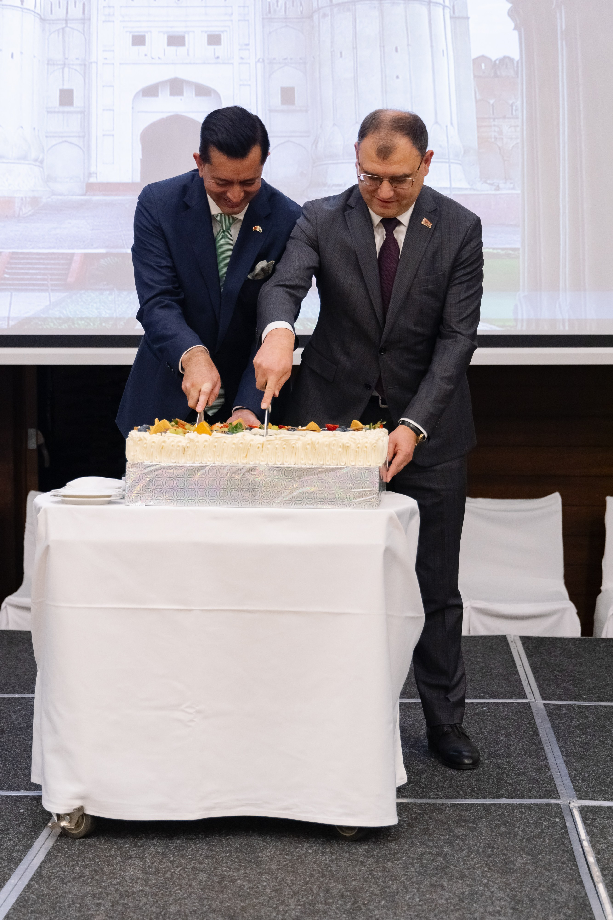 Фотосъемка делегации Пакистана в Беларуси в отеле Марриотт. Свадебный фотограф в Минске/Беларуси Сергей Спиридонов