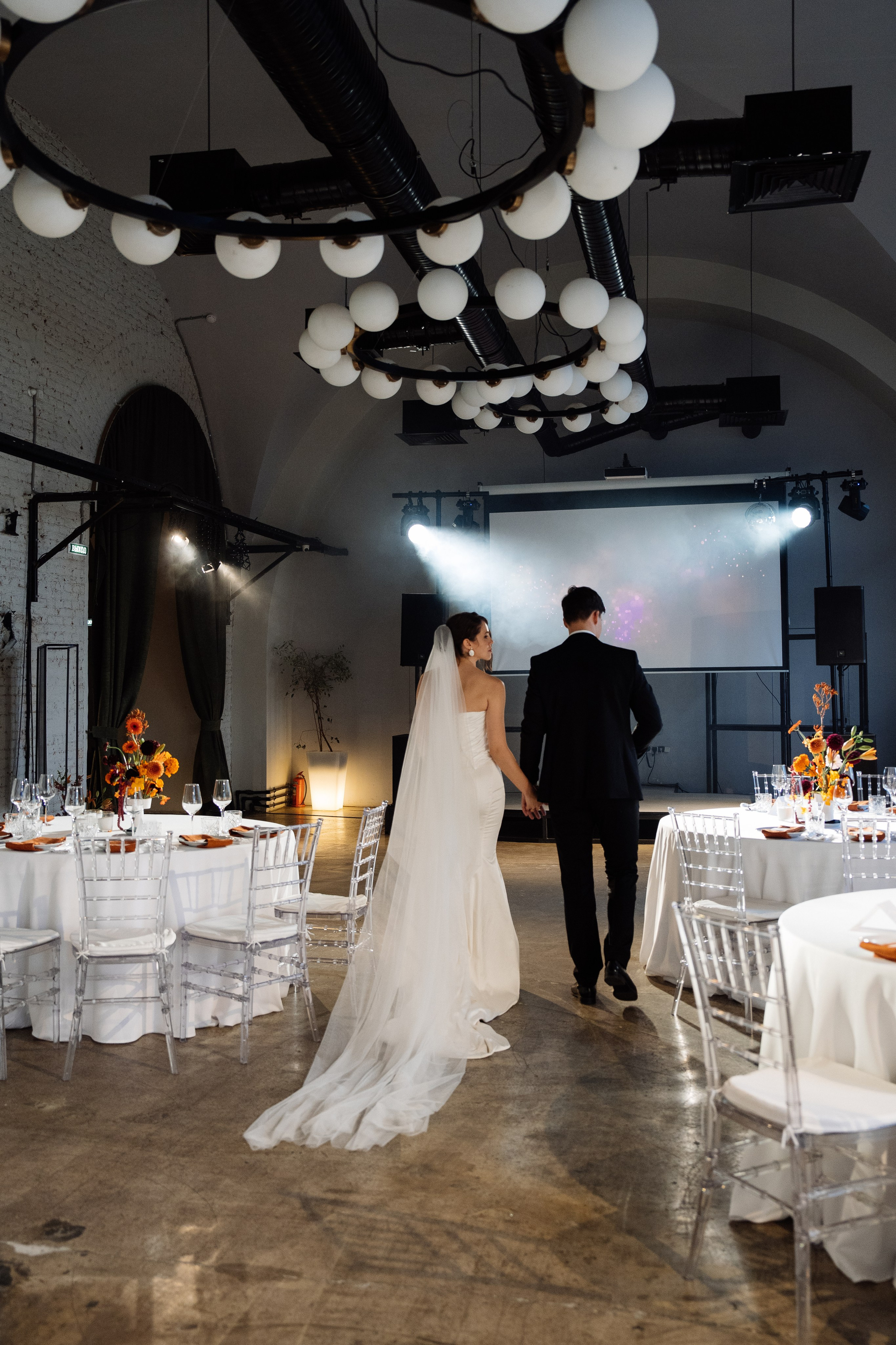 Оранжевая свадьба в гребешках. Свадебный фотограф организатор в Санкт-Петербурге Ассоль Опарина
