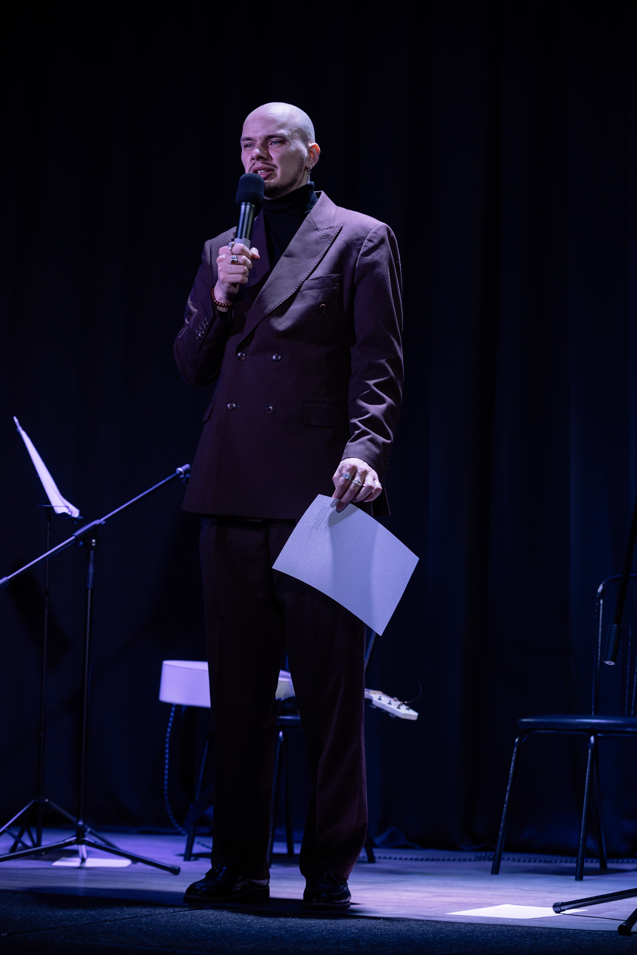 Поэтический вечер с Игорем Бушмелевым и Никой Станиславчик. Фотограф Юлия Мальцева