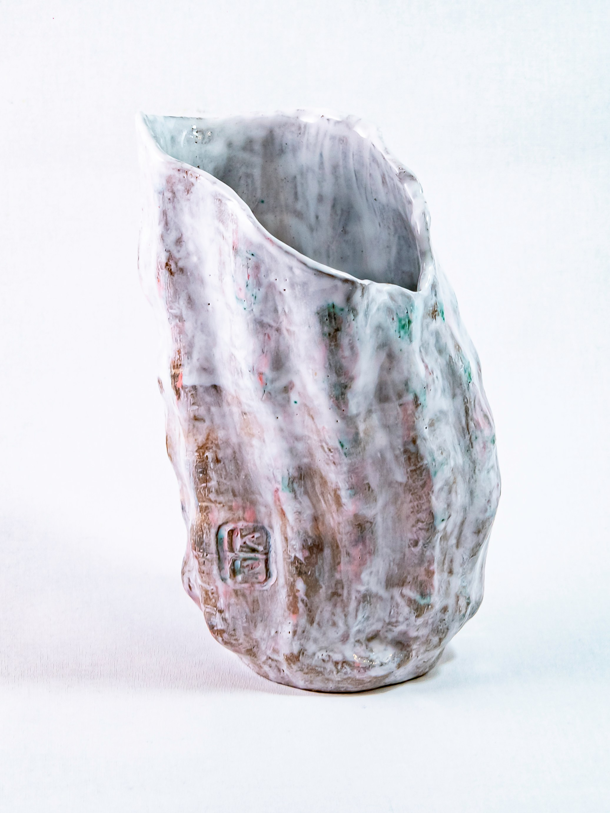 Авторская ваза нежных цветов