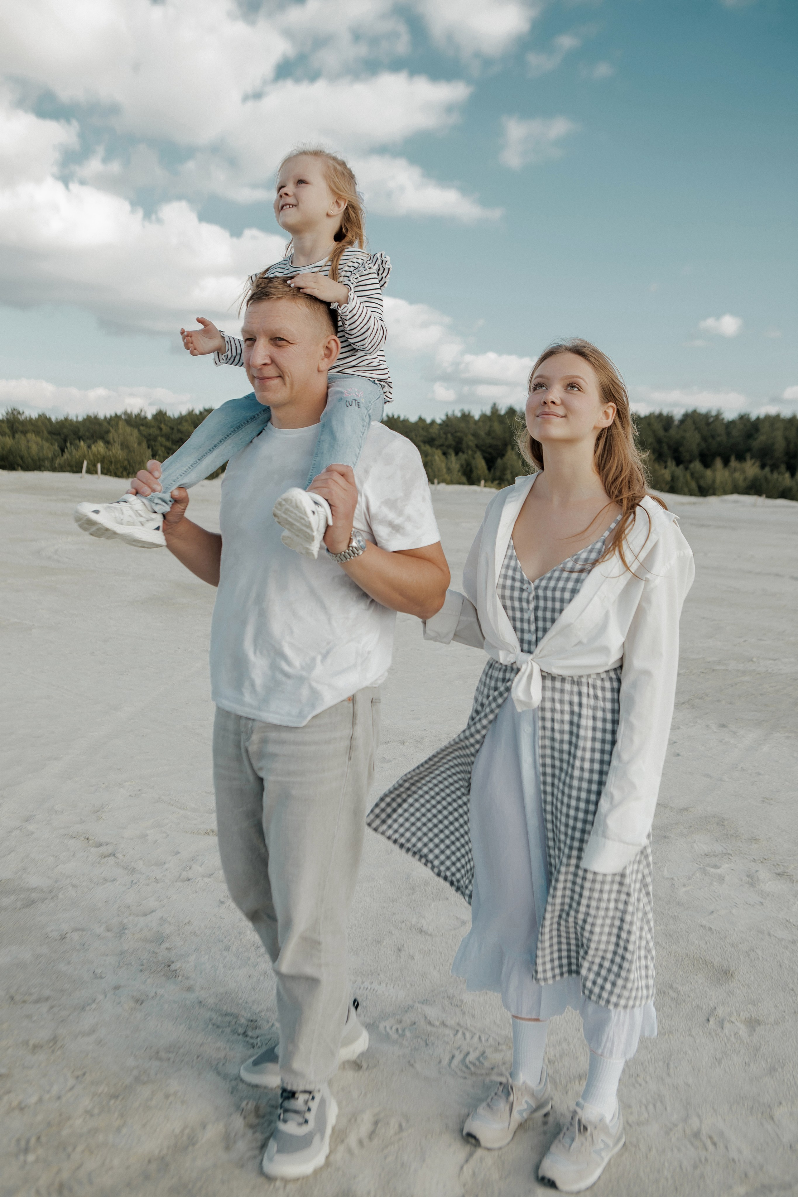 Семейная фотосессия в песках. Свадебный и семейный фотограф Ибрагимова Мария из Екатеринбурга
