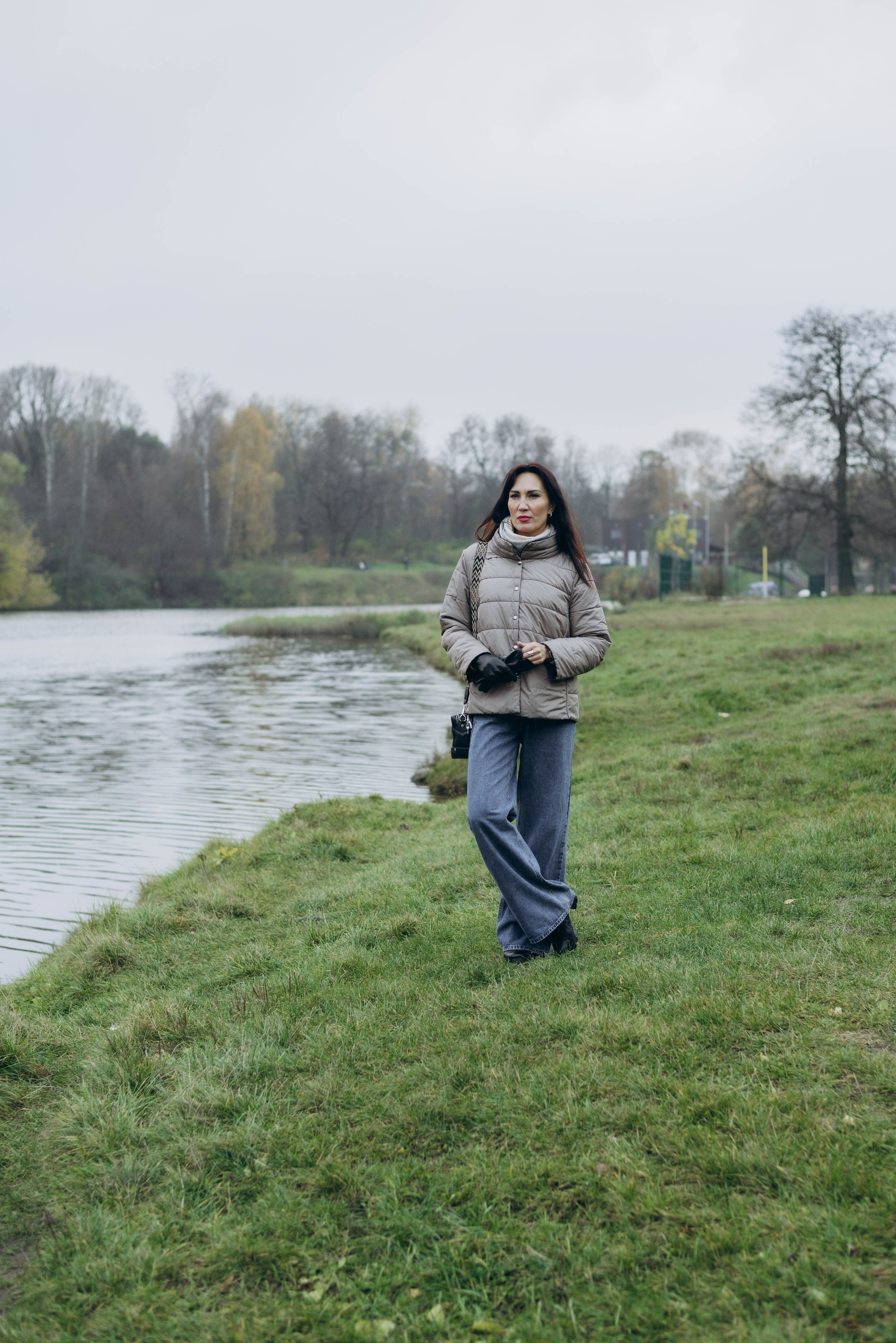 Прогулочная фотоссесия для девушки в парке. Семейный фотограф в Железнодорожном Масаева Елена