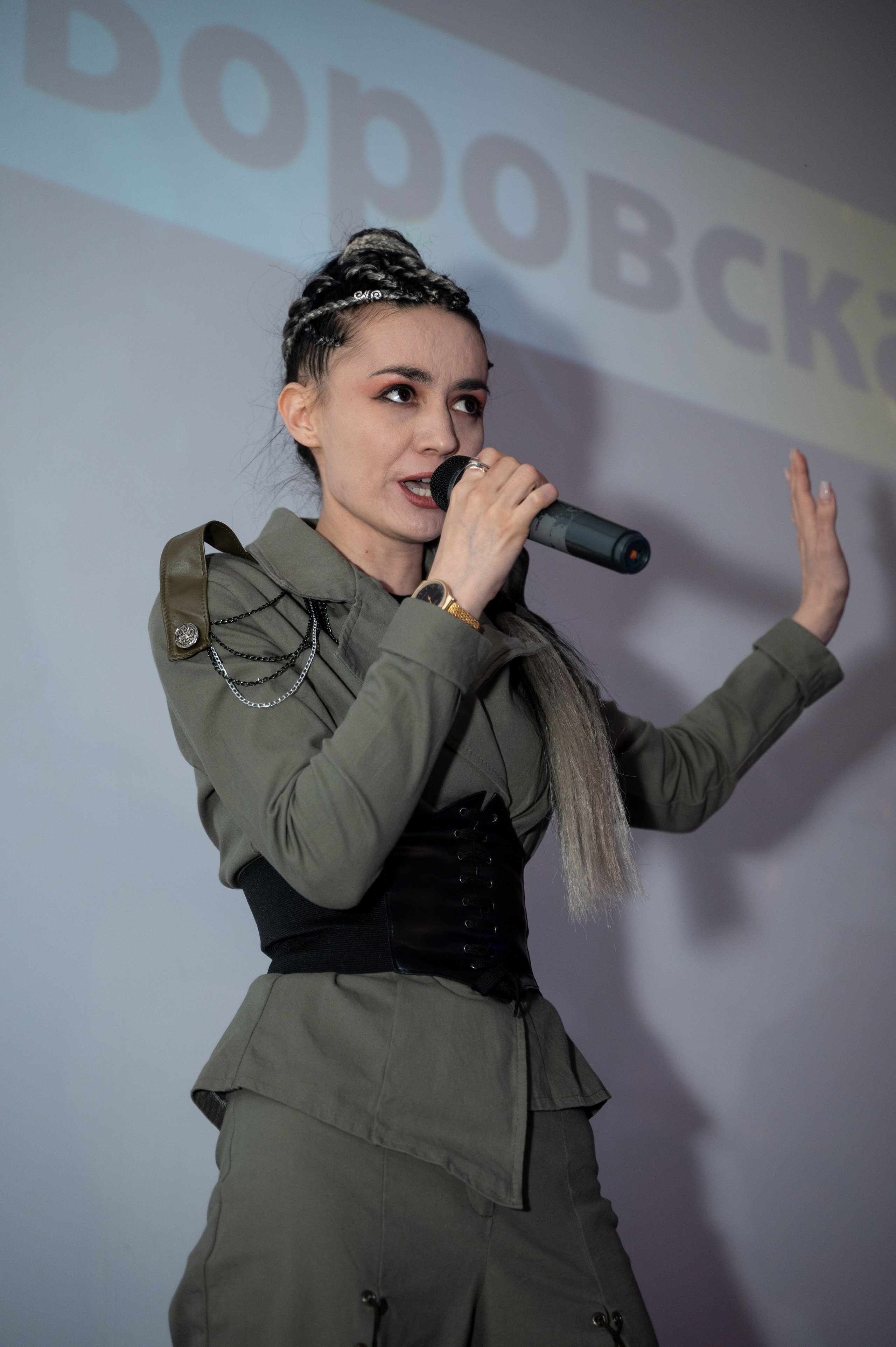 Закрытый показ милитари «Своя трансформация» дизайнера Юлии Бойченко | 24.04.2025. Фотограф в Омске Елизавета Кириллова