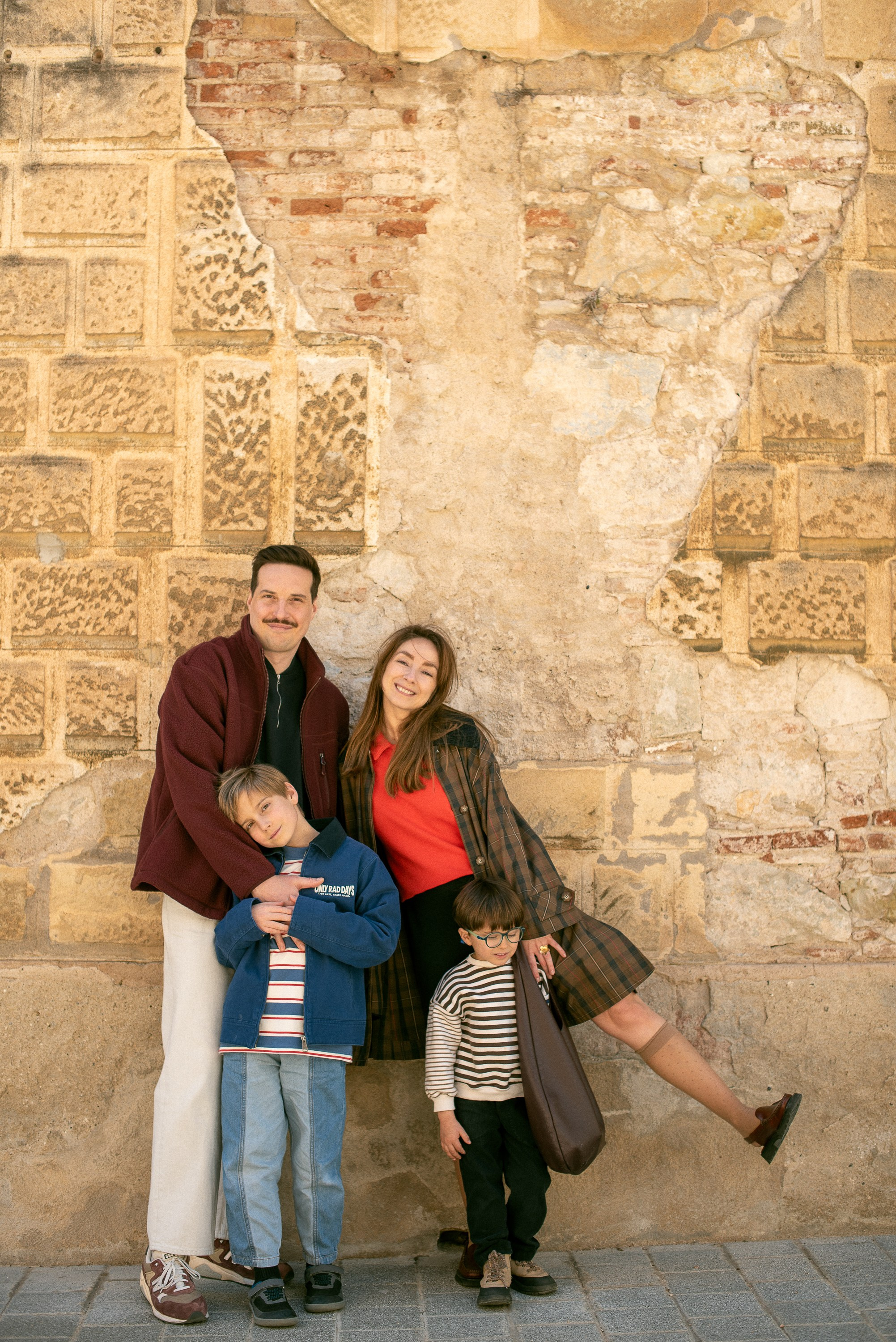 Солнечный день в Лес Кортс. Документальная семейная фотография в Барселоне и за её пределами