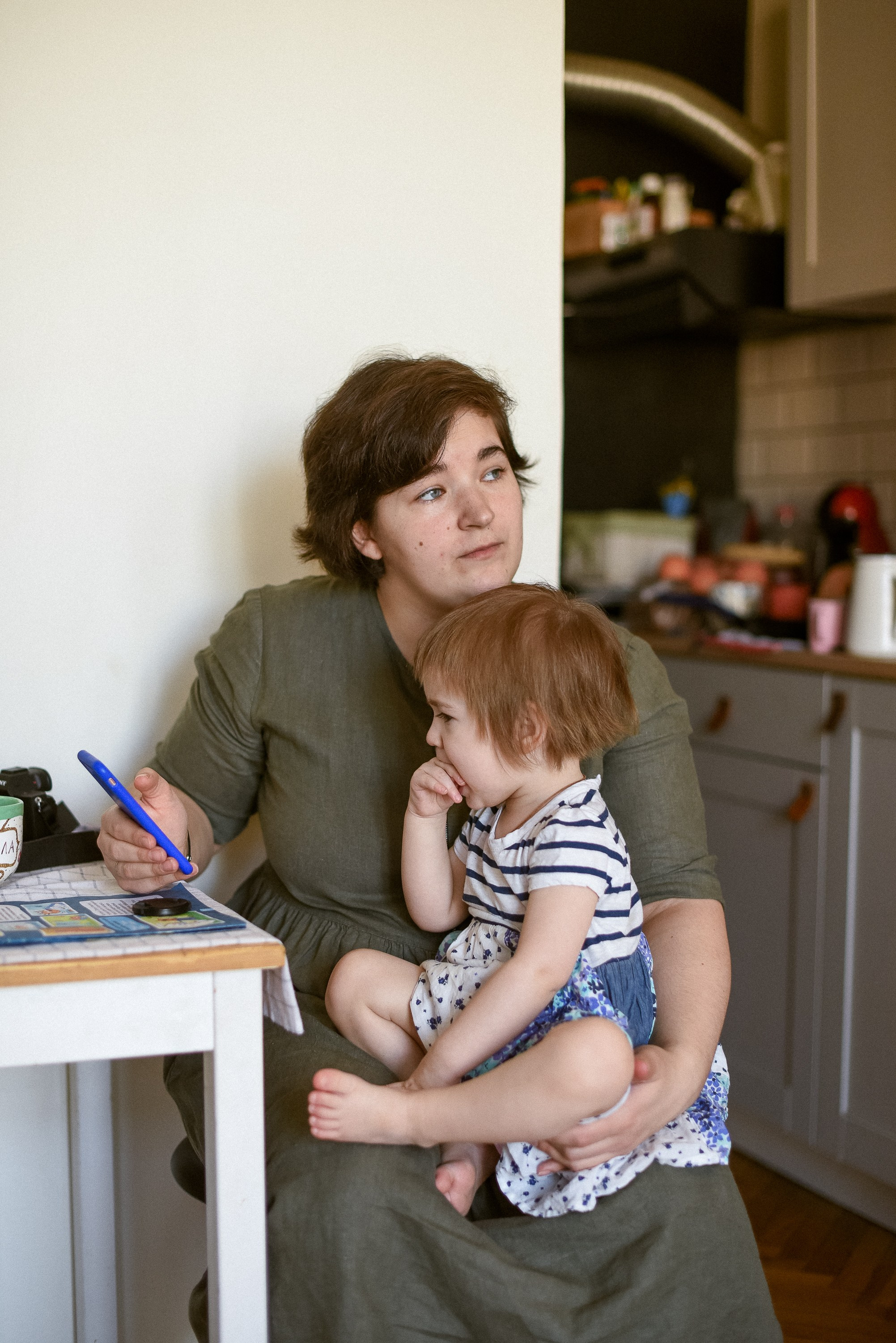 A Mom’s Day: The Everyday Hustle. Documentary family photography in Barcelona and beyond