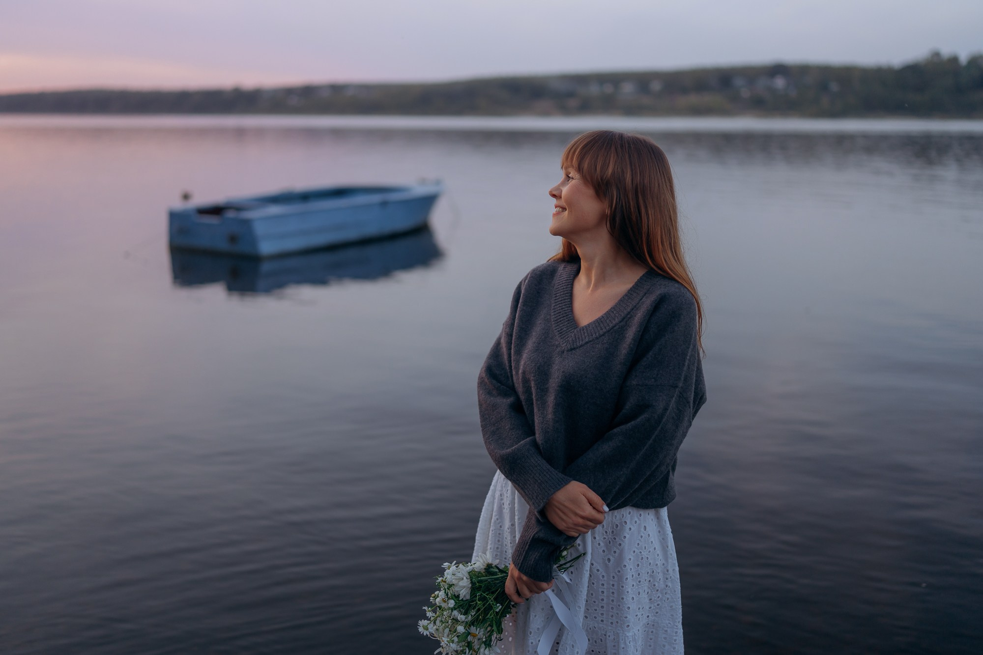 Индивидуальная летняя фотосессия на берегу реки. Свадебный и репортажный фотограф в Ярославле Евгений Сальников