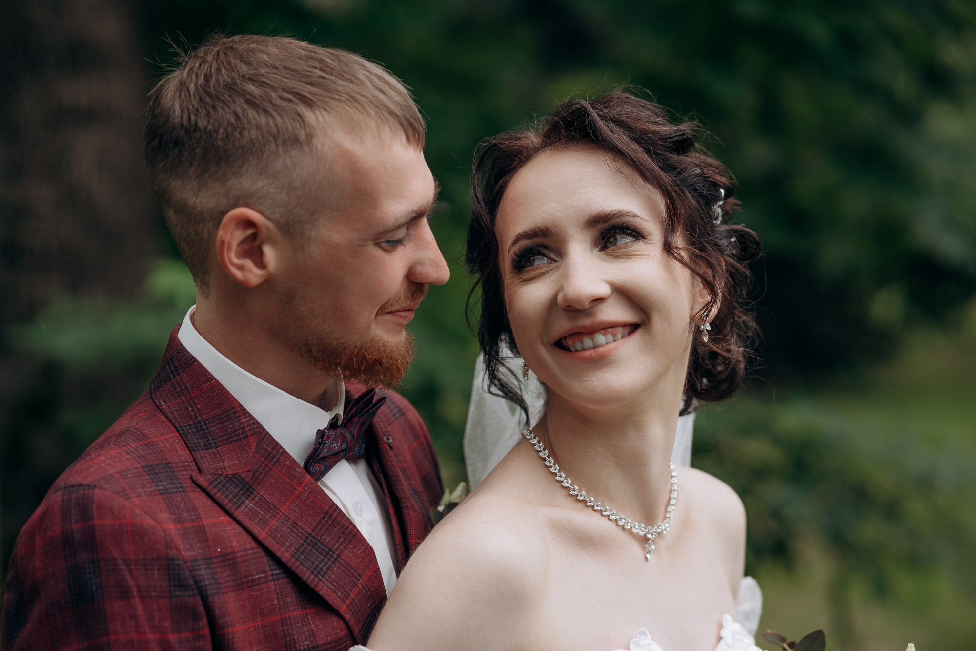 Свадебная фотосессия летом с выездной регистрацией. Свадебный и репортажный фотограф в Ярославле Евгений Сальников