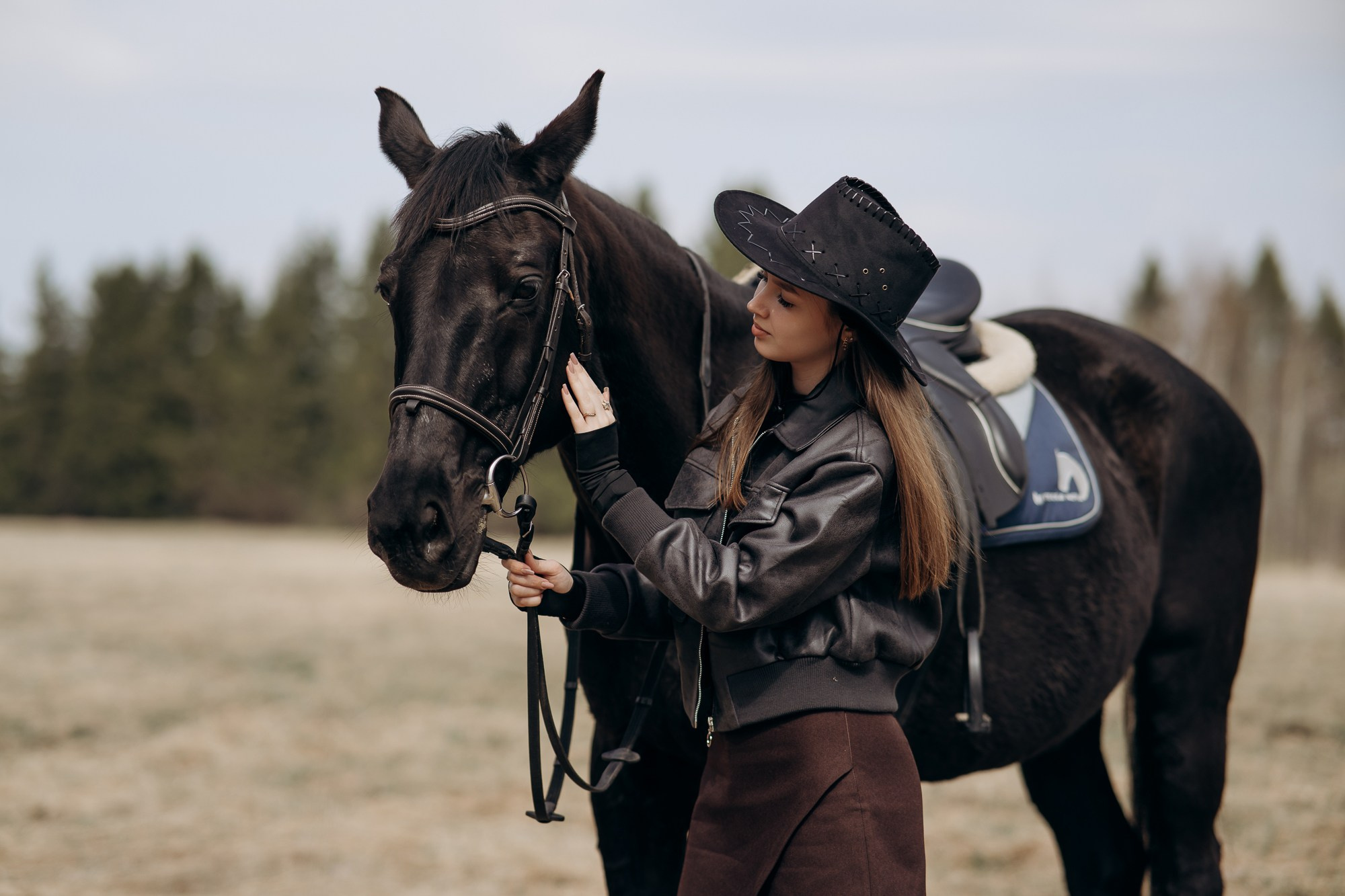 Фотосессия девушки с лошадью. Свадебный и репортажный фотограф в Ярославле Евгений Сальников