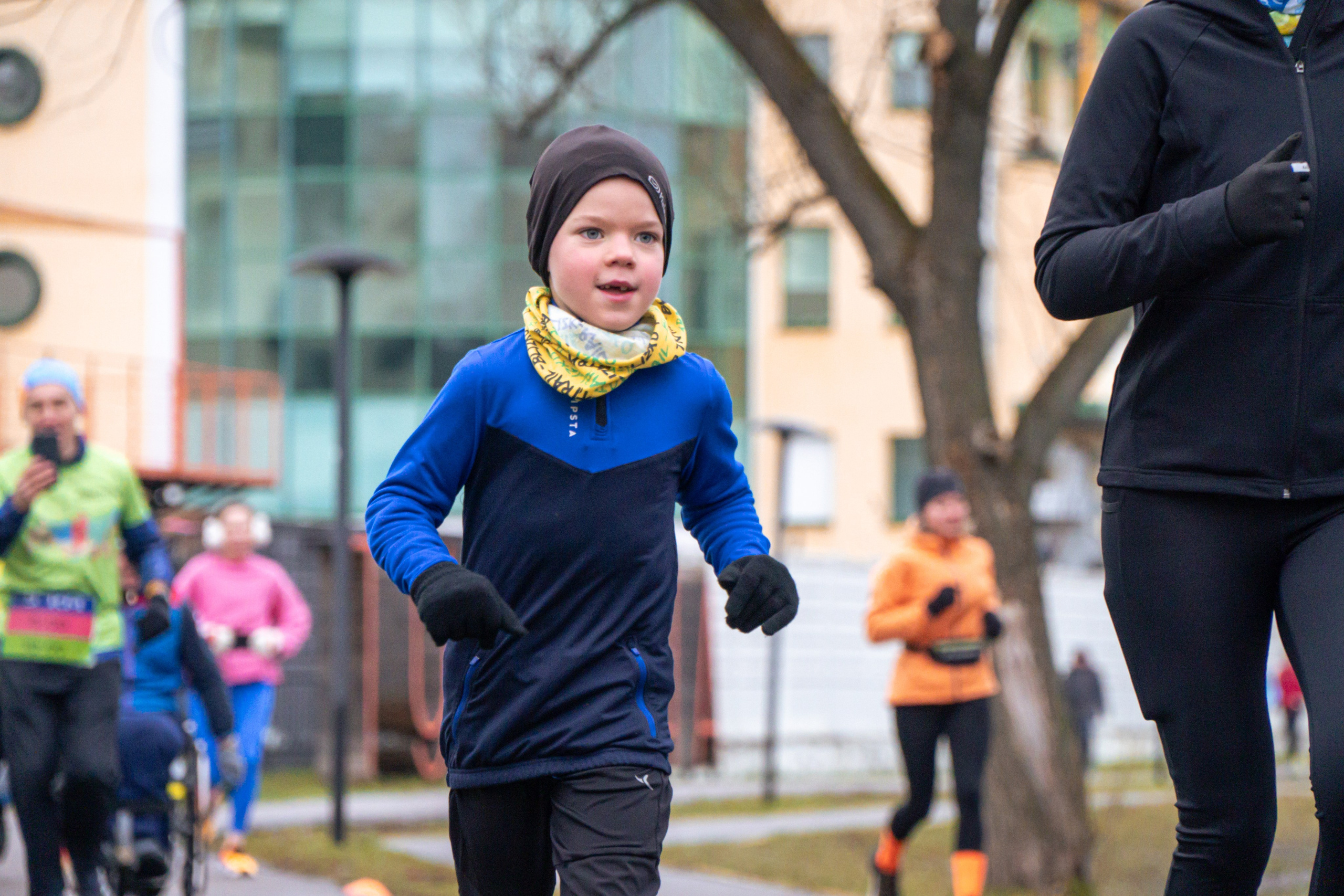5 вёрст Реутов 16.11.2024. Роман Капилюшов. Бег. Фото. Видео. г. Люберцы