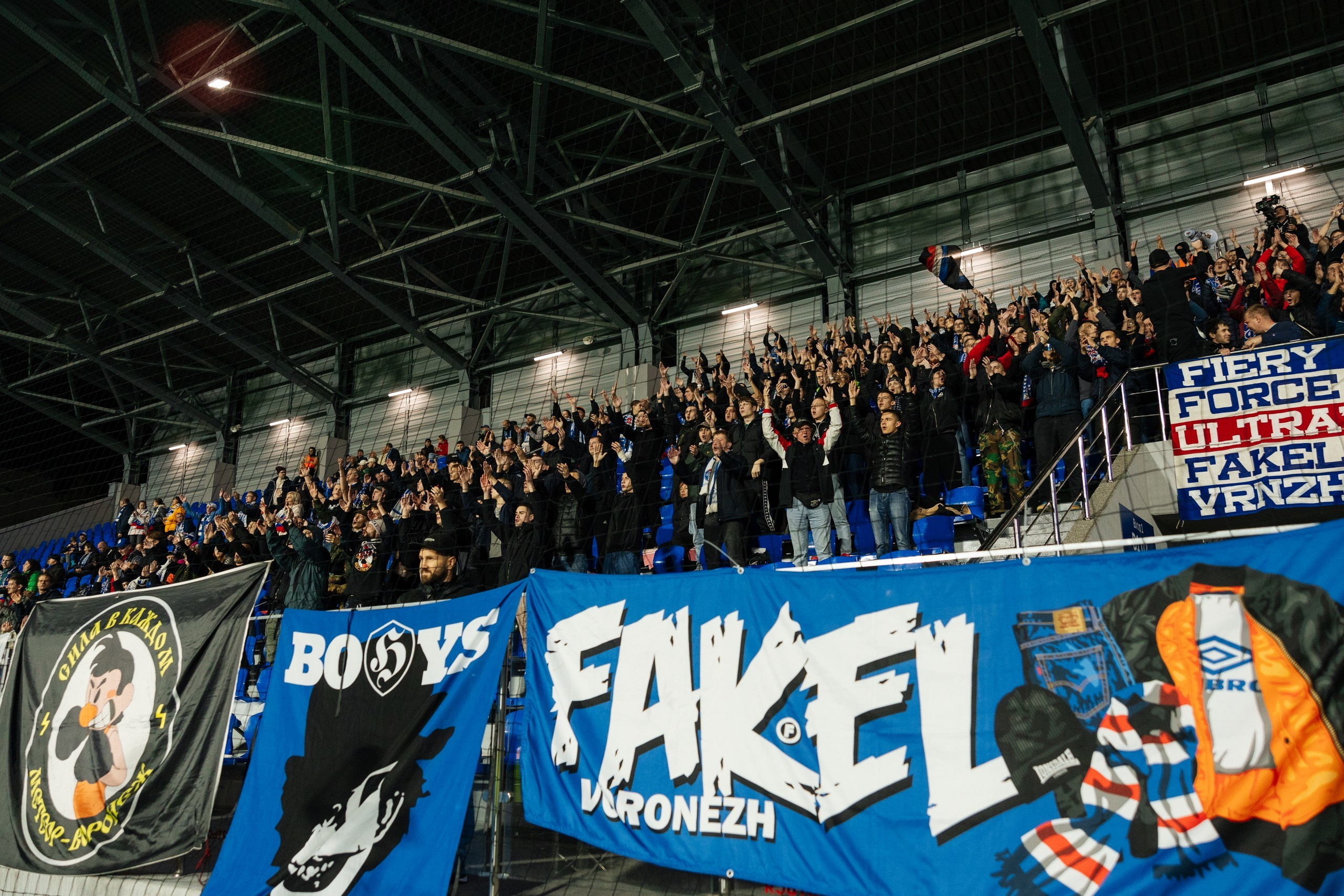 Ретро-матч «Факел» — сборная СССР и России. Свадебный и репортажный фотограф в Воронеже Сергей Максимов