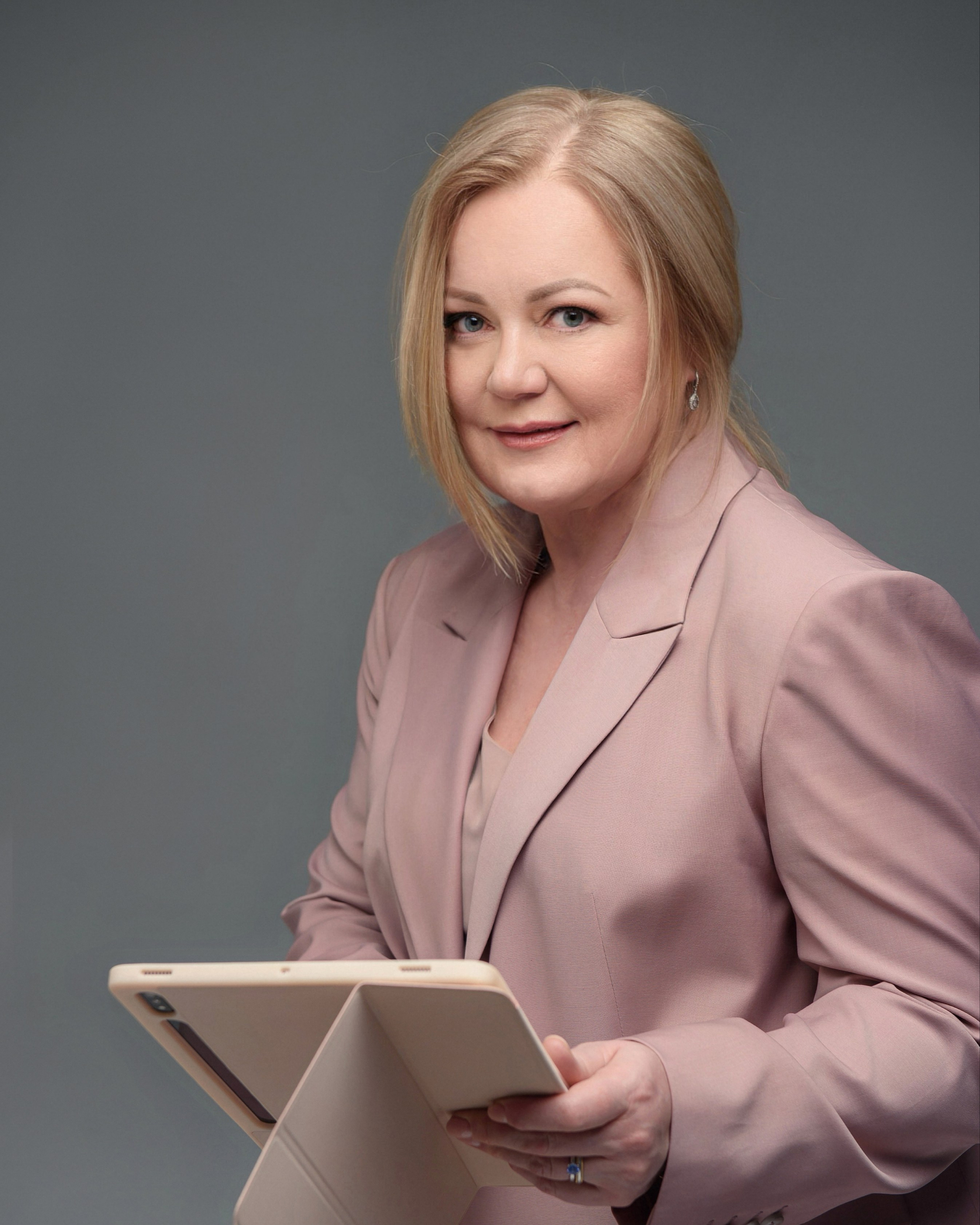 Кейс «Ольга Батуева — бизнес-психолог». Бренд-фотограф для экспертов и блогеров в Москве Влада Горбовская