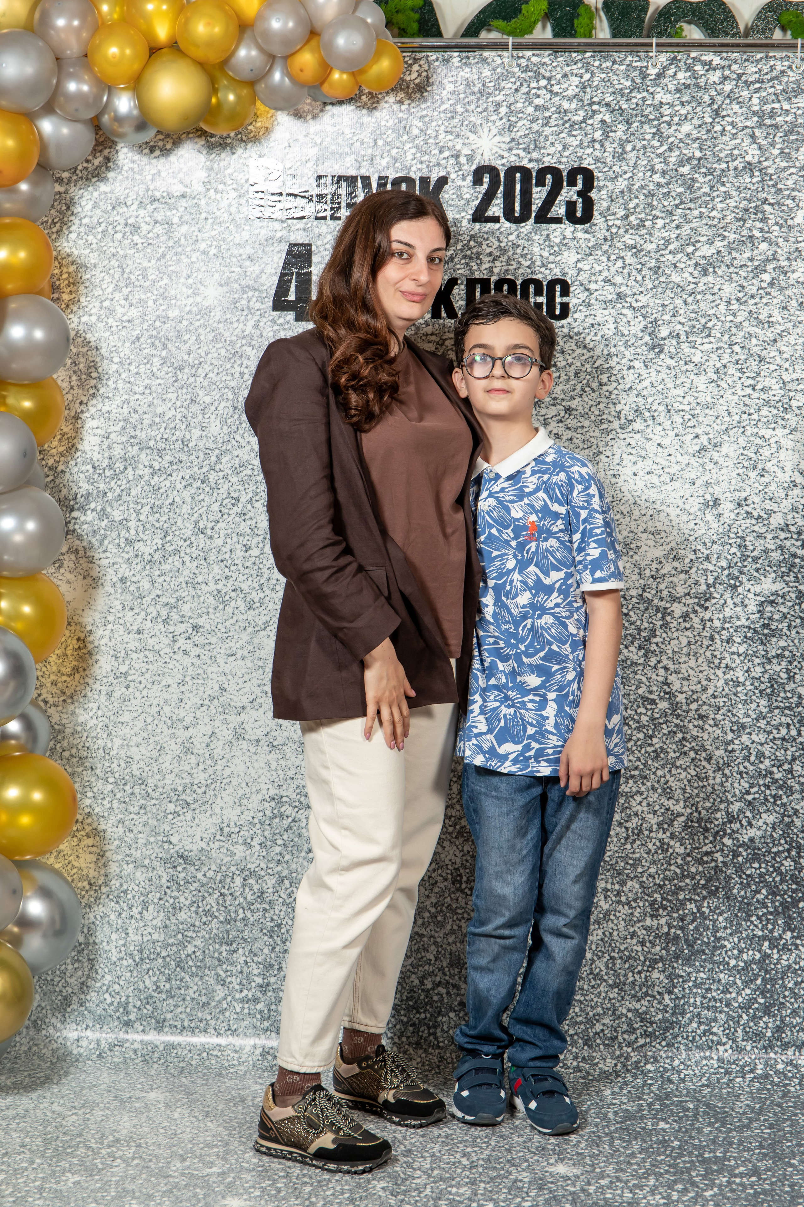 Выпуск 4Б 23 год. Семейный и свадебный фотограф в Геленджике Михаил Шматов