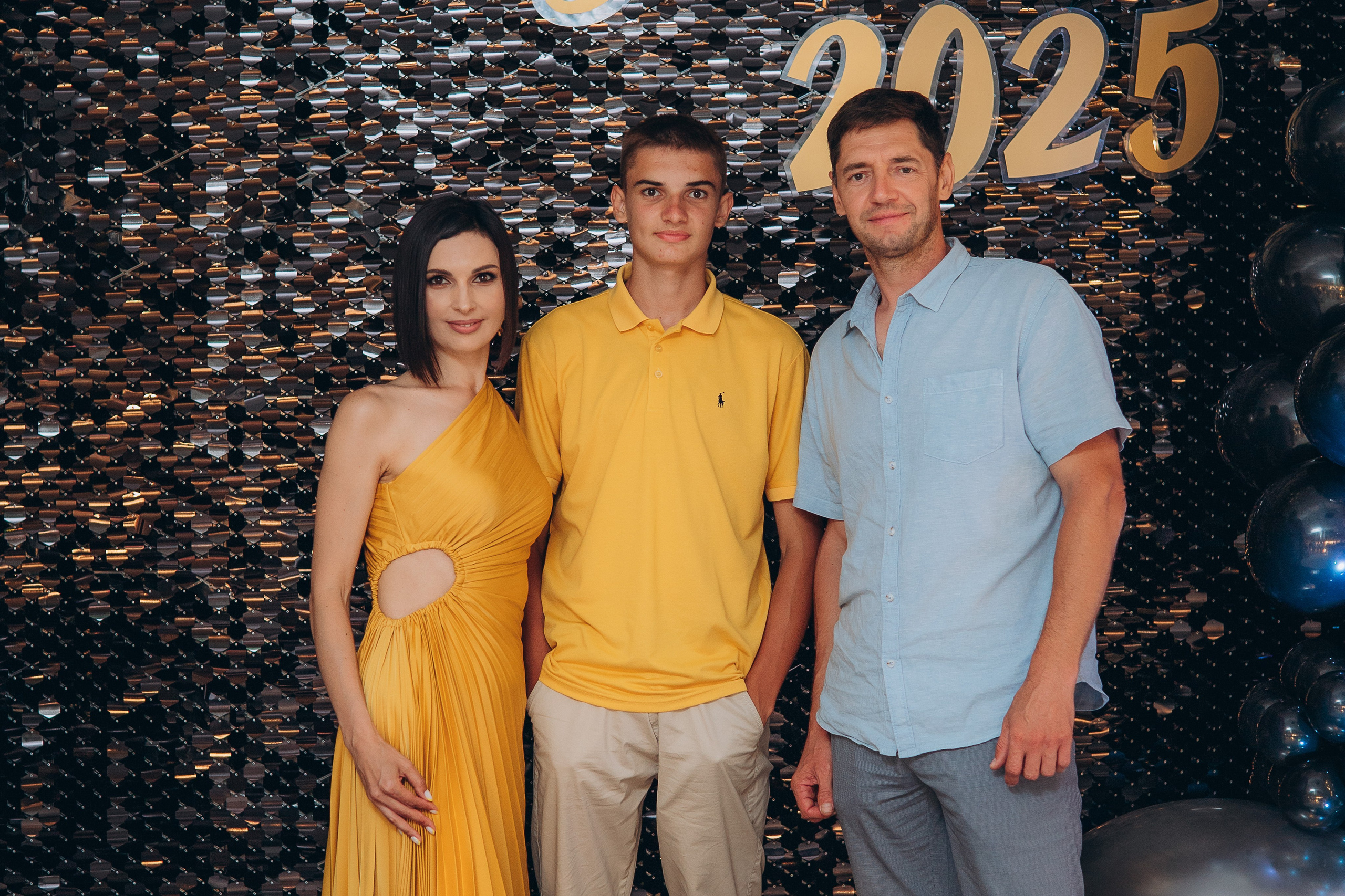 Выпускной 9-11классы. Выпускные книги Анапа Новороссийск Краснодар