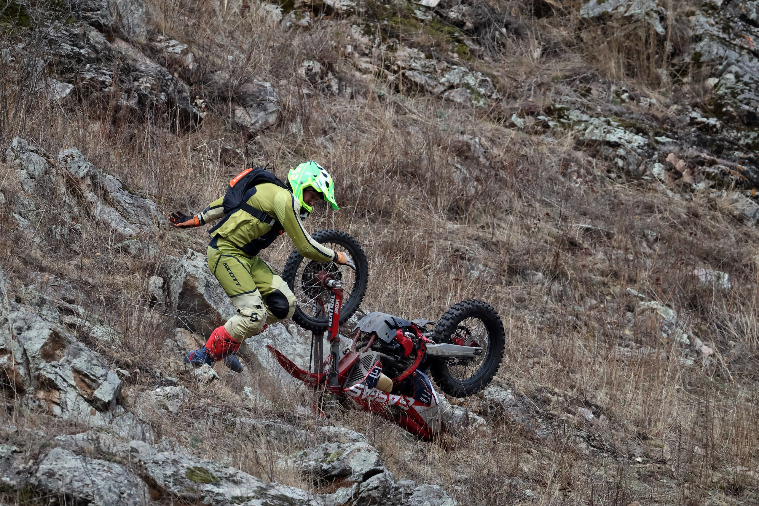 Репортажная фотосъемка выезда на эндуро мотоциклах в Кисловодск с НашиТуры. 