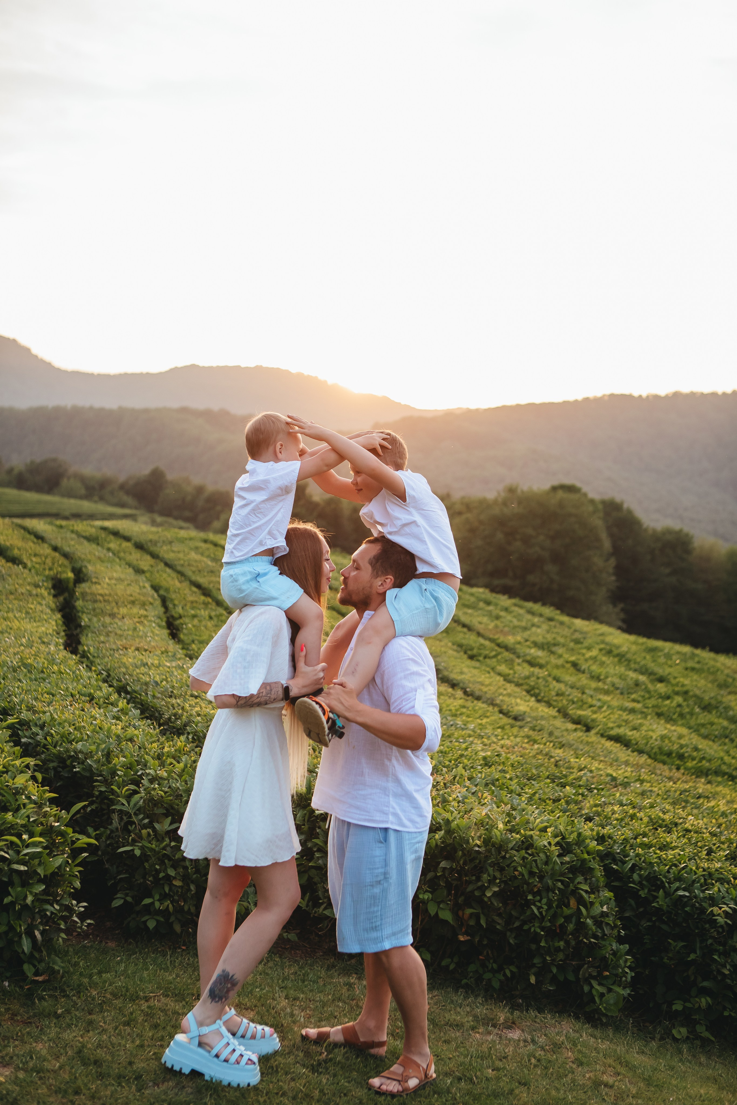 Мир глазами ребенка. Семейный и свадебный фотограф Сочи Адлер Сириус Красная поляна