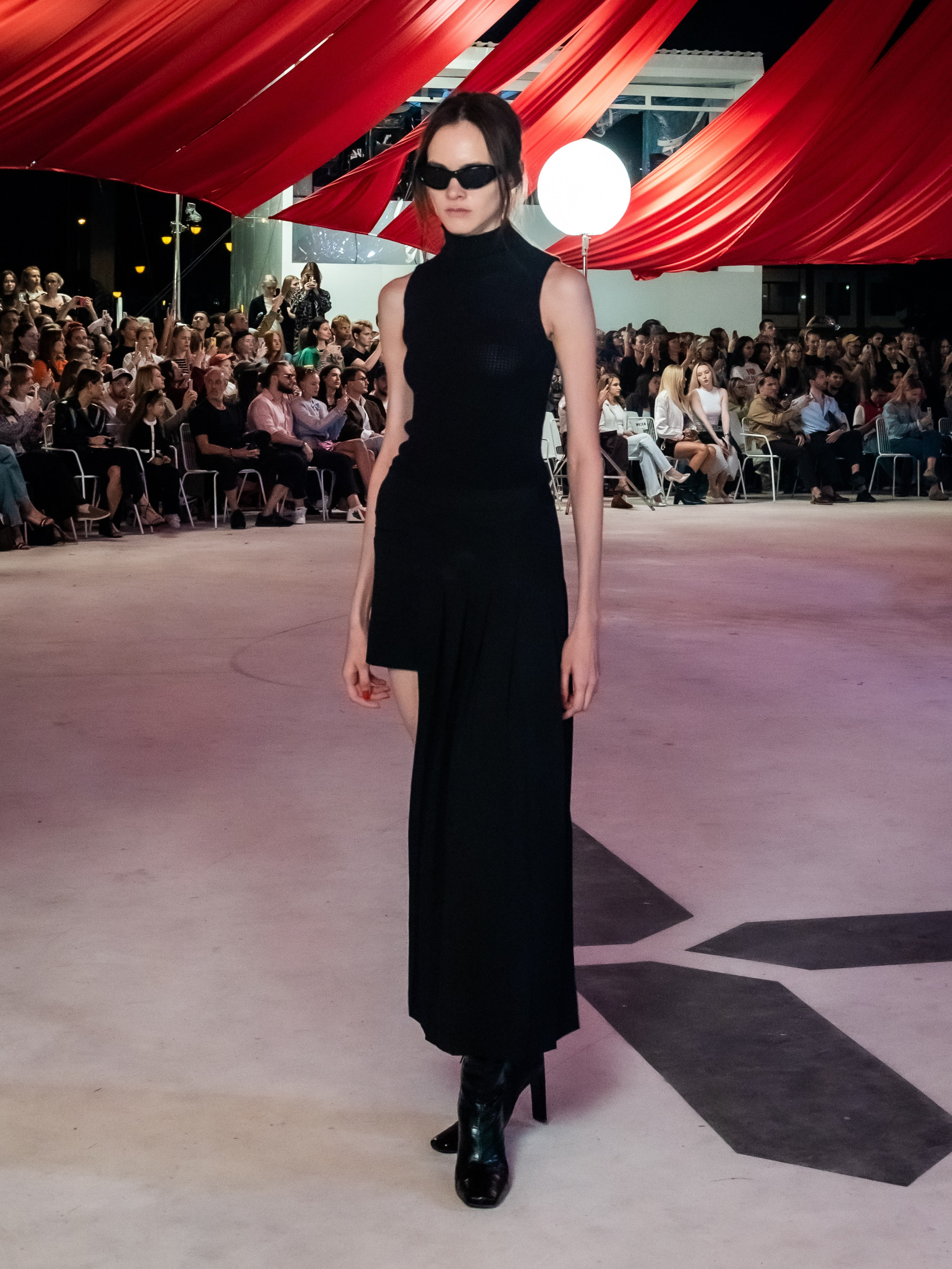 Показ Яндекс-маркет 04.09.2024. Фотосессии и репортаж — Фотограф в Москве — Рина Серёгина