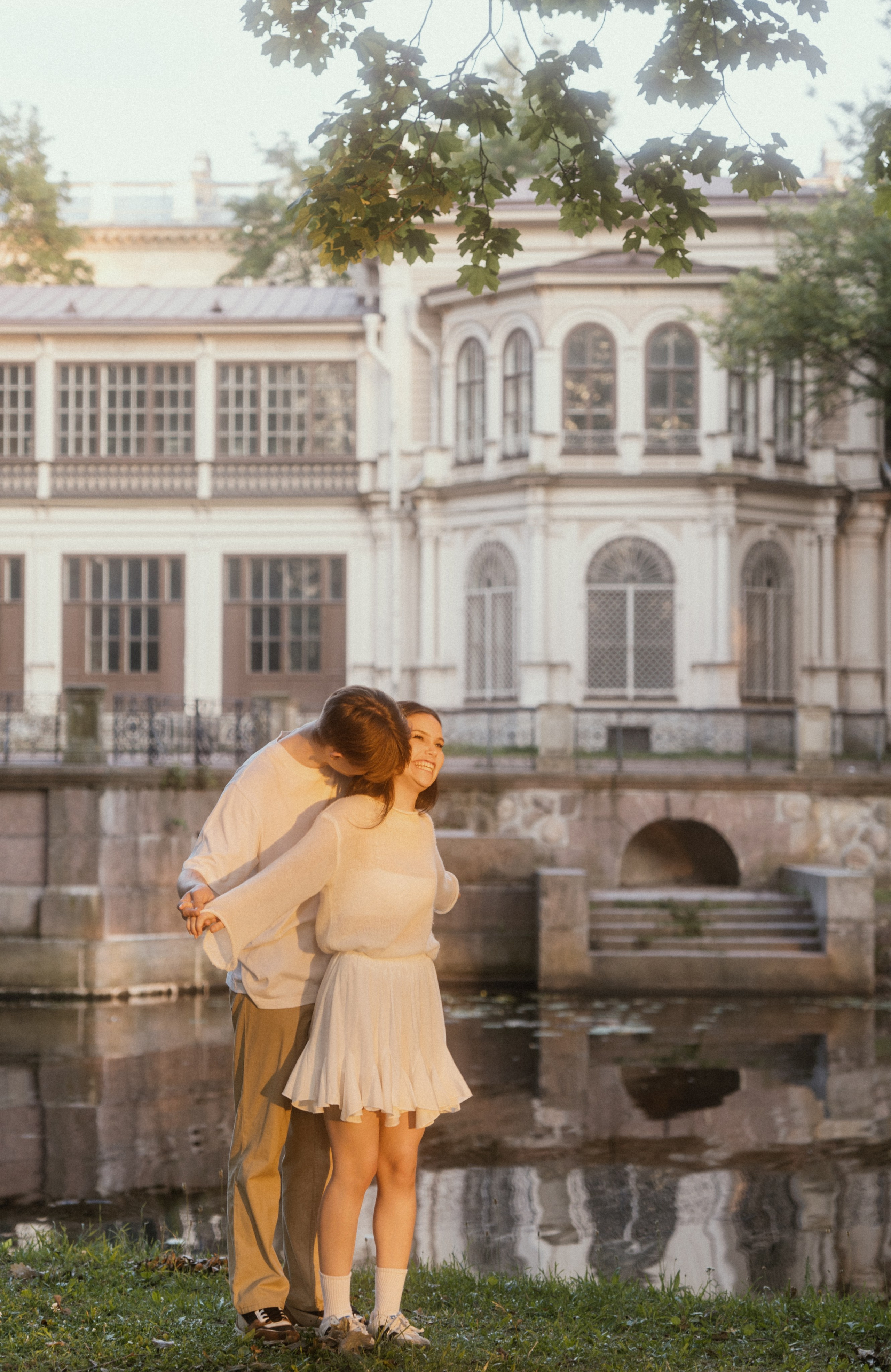 Фотосессия лавстори в Санкт-Петербурге. Лопухинский сад.