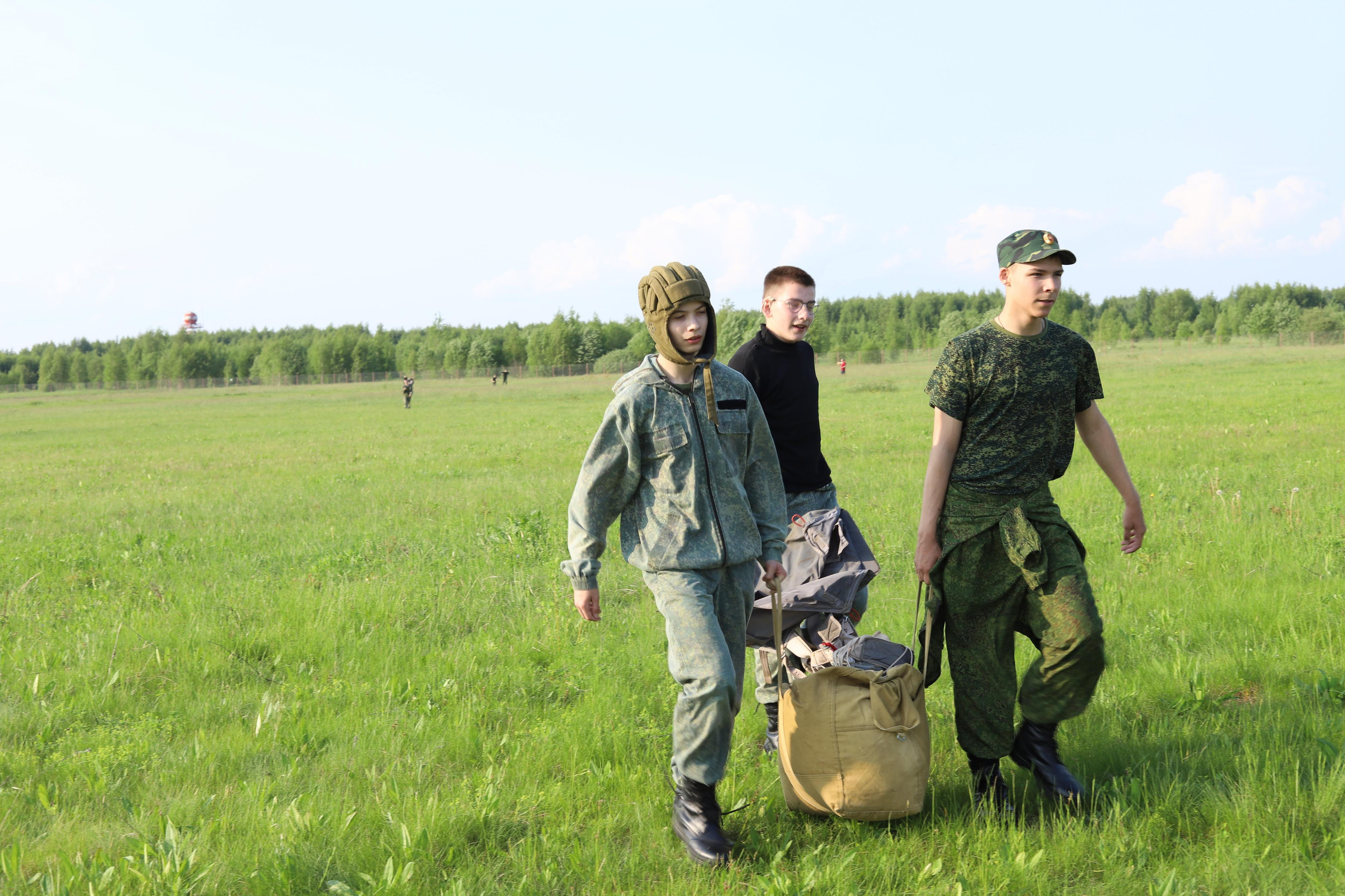 Парашютисты. Выпускные альбомы, индивидуальные фотосессии в Костроме