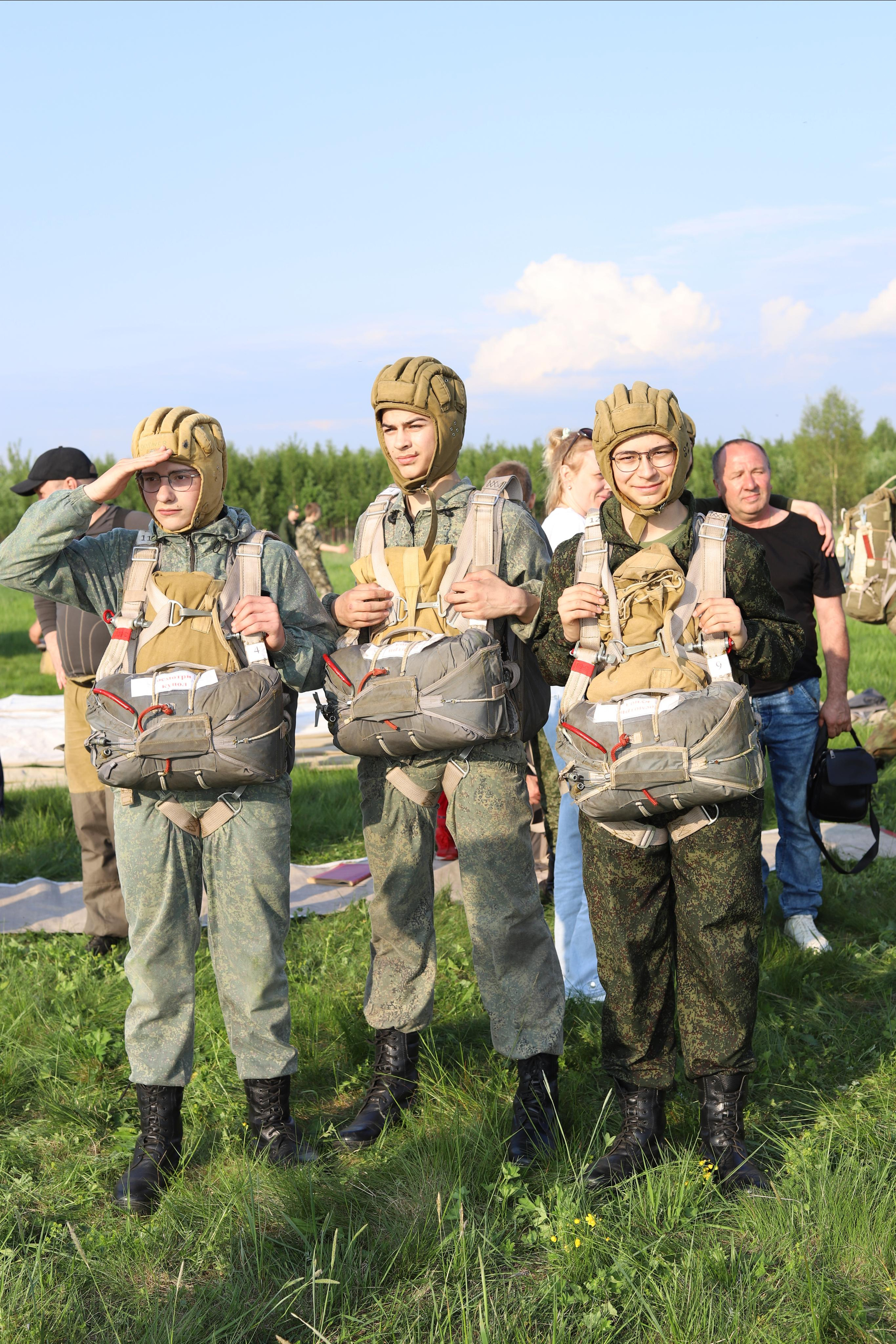 Парашютисты. Выпускные альбомы, индивидуальные фотосессии в Костроме