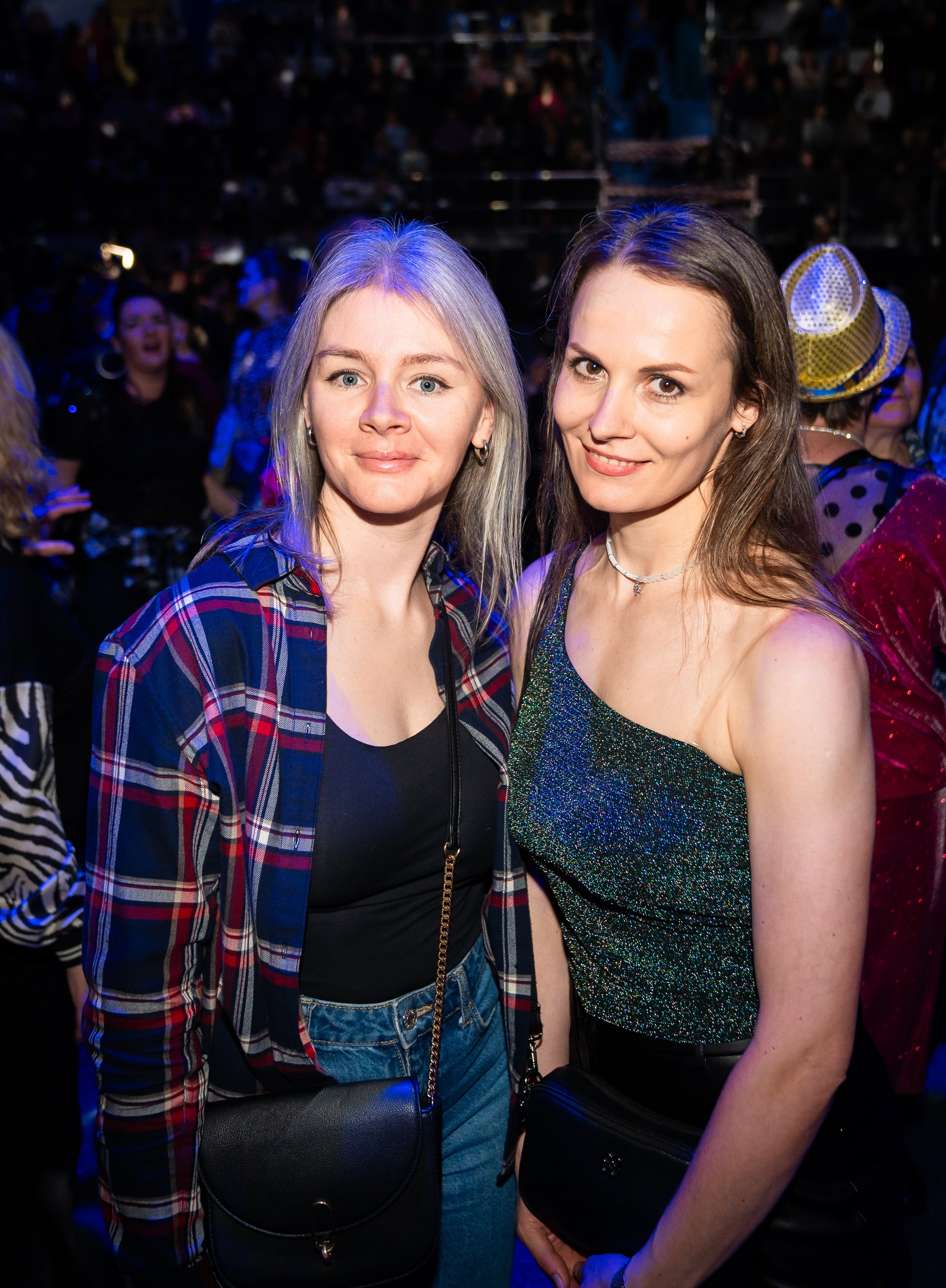 КСК Арена-Концерт Светланы Разиной (Мираж), день рождение компании Ленремонт. Репортажный, street и urban фотограф в Санкт-Петербурге Мальцев Евгений