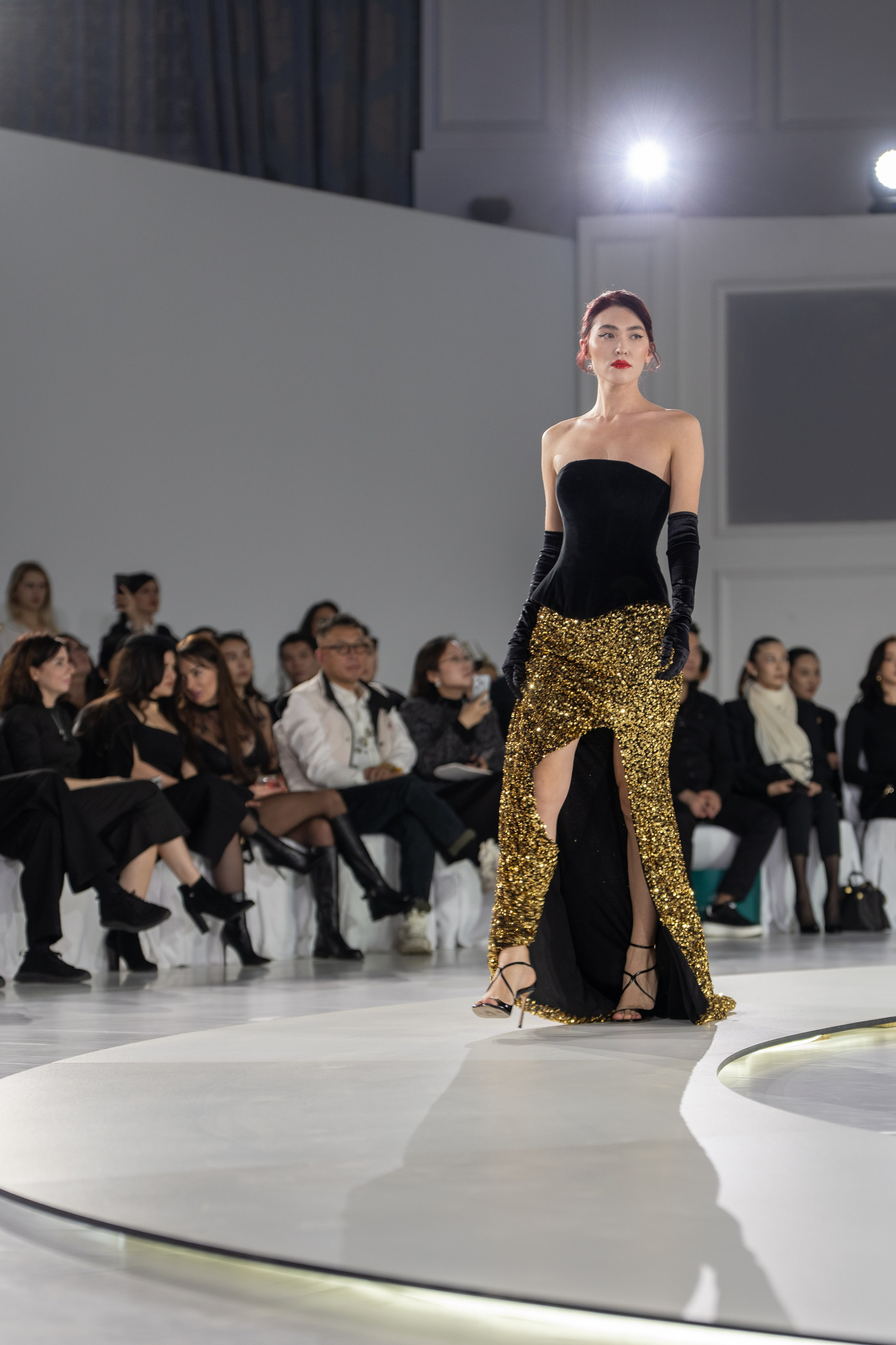 Naiyl Baikuchukov. Сайт Алматинского НЮ АРТ, будуар и фэшн фотографа Дениса Карпенко