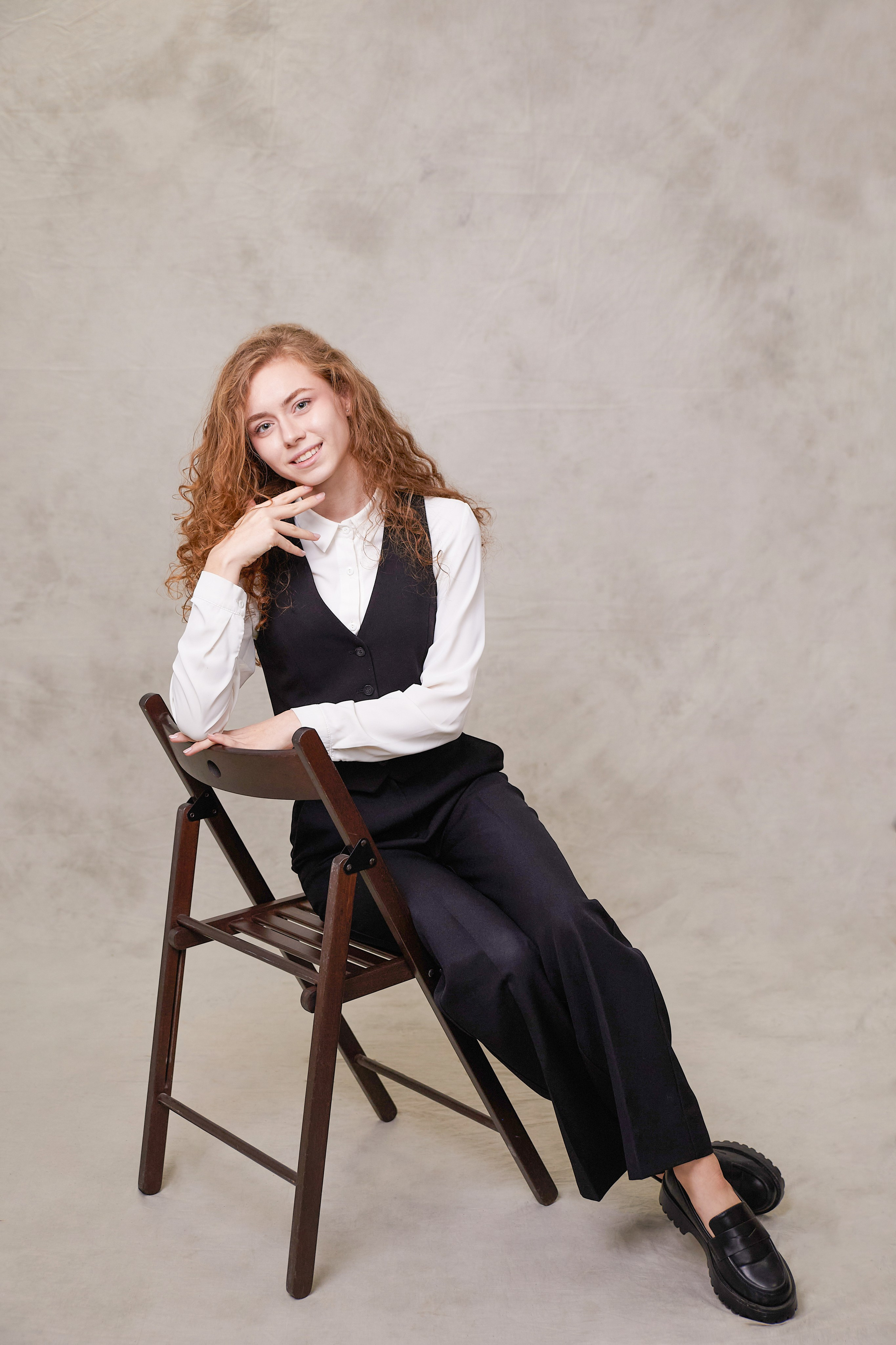 Стильный выпускной школьный альбом 9 и 11 класс «Классика» Тюмень. Выпускные альбомы в Тюмени для школ, садов, вузов спортивных секций