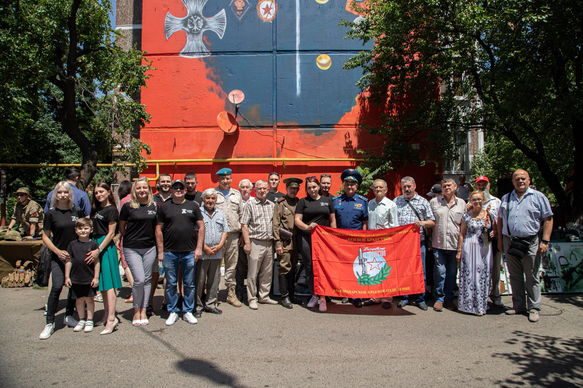 Открытие муралов памяти Героев СВО. Репортажный, промышленный и маркетплейс-фотограф Дмитрий Чернат