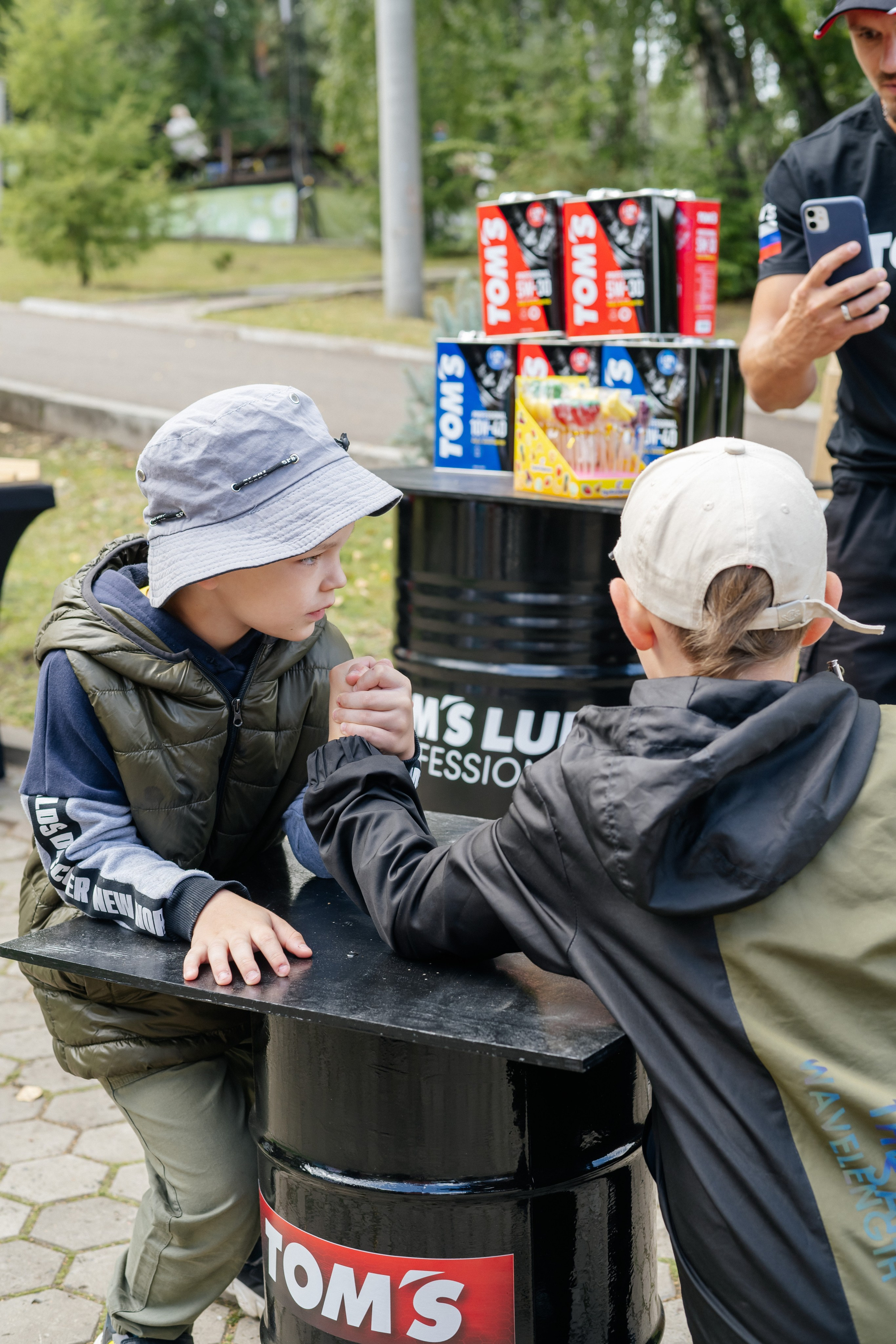 Моторное масло Tom's. Фотограф в Красноярске