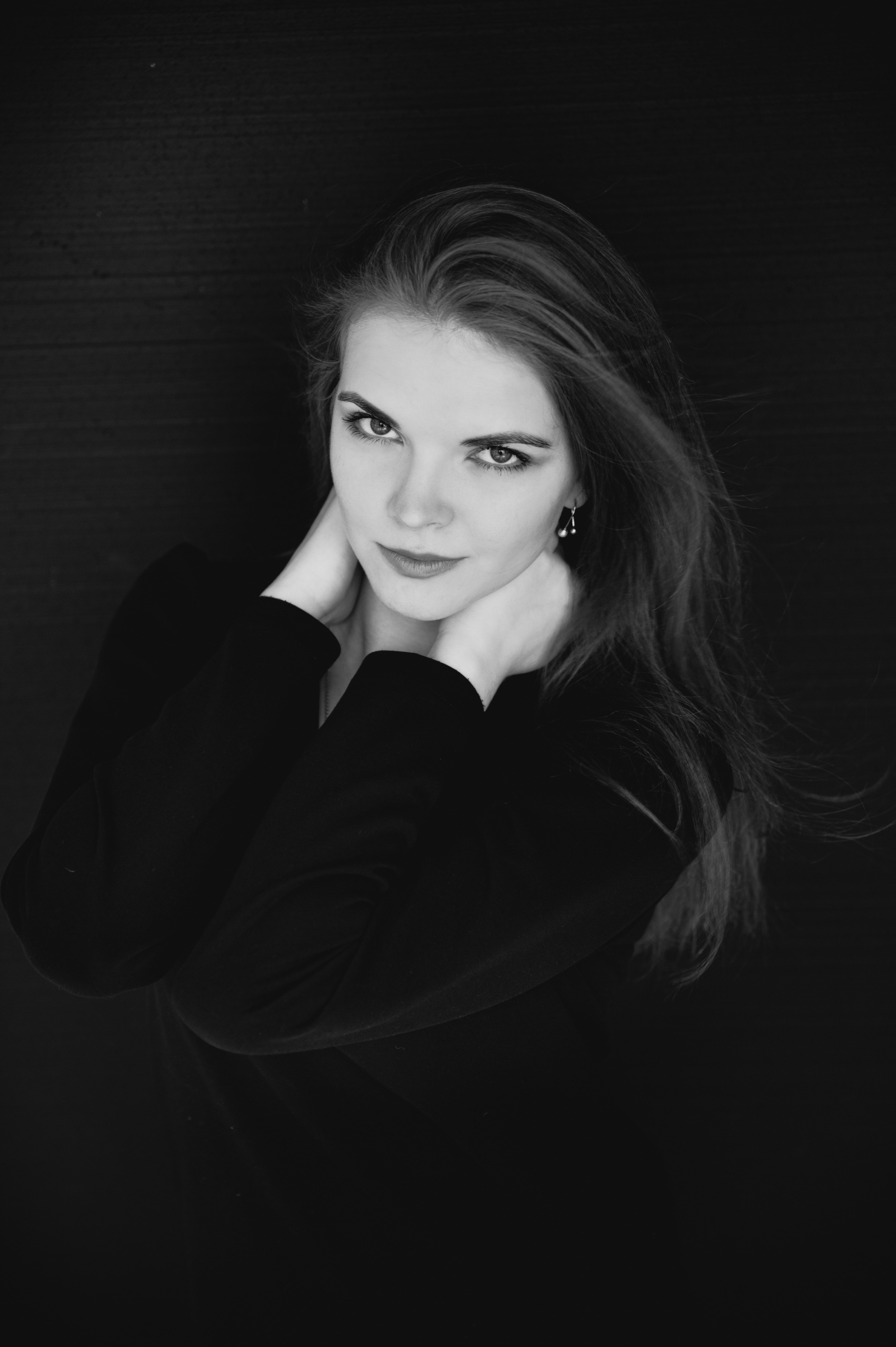 Предсвадебная лавстори в студии в Москве. Свадебный и портретный фотограф в Москве Жердев Даниил