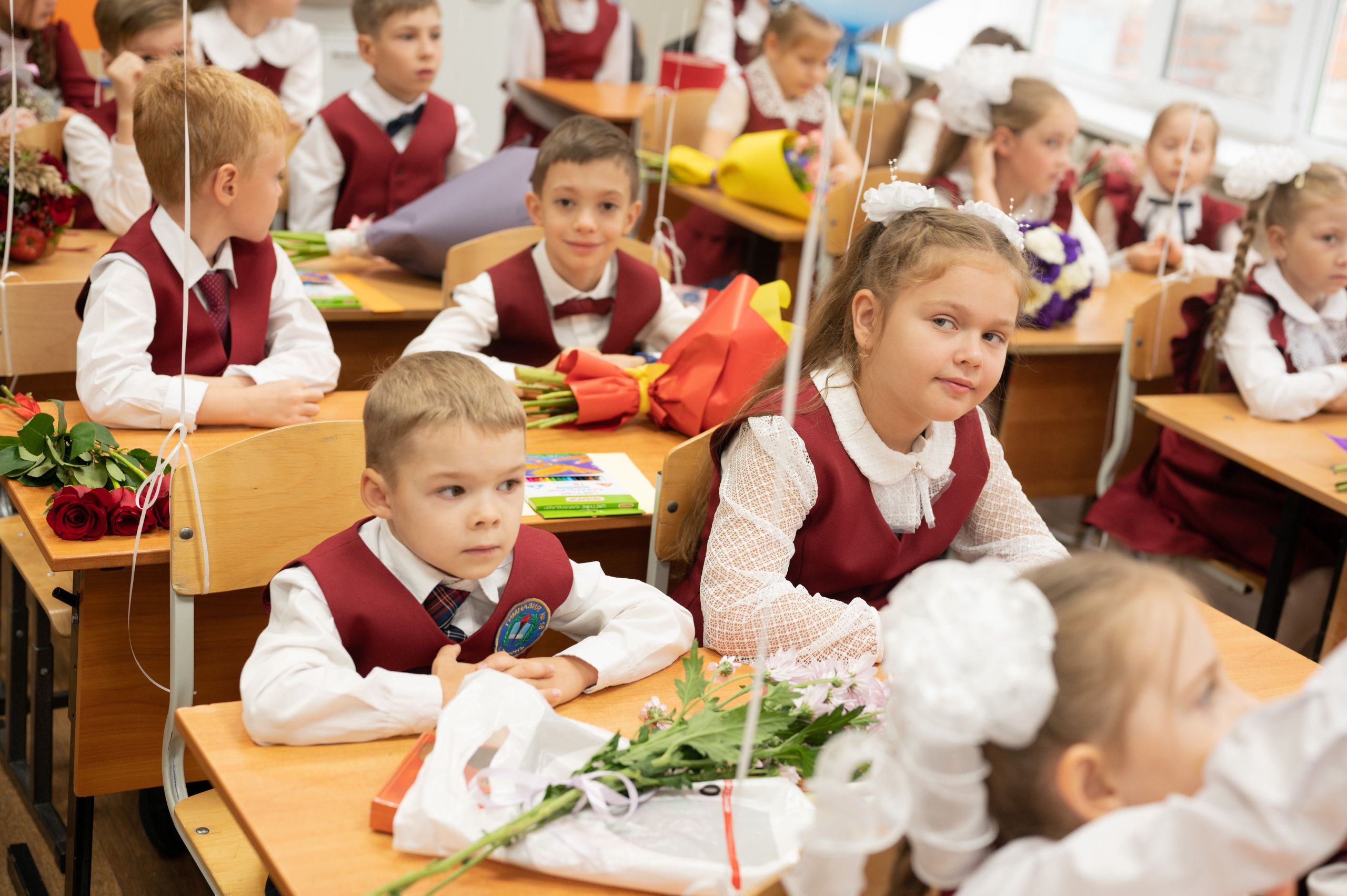 1 сентября 1 К 16 гимназия репортаж, линейка +в классе. Фотограф новорожденных, семейный детский в Тюмени Татьяна Морозова