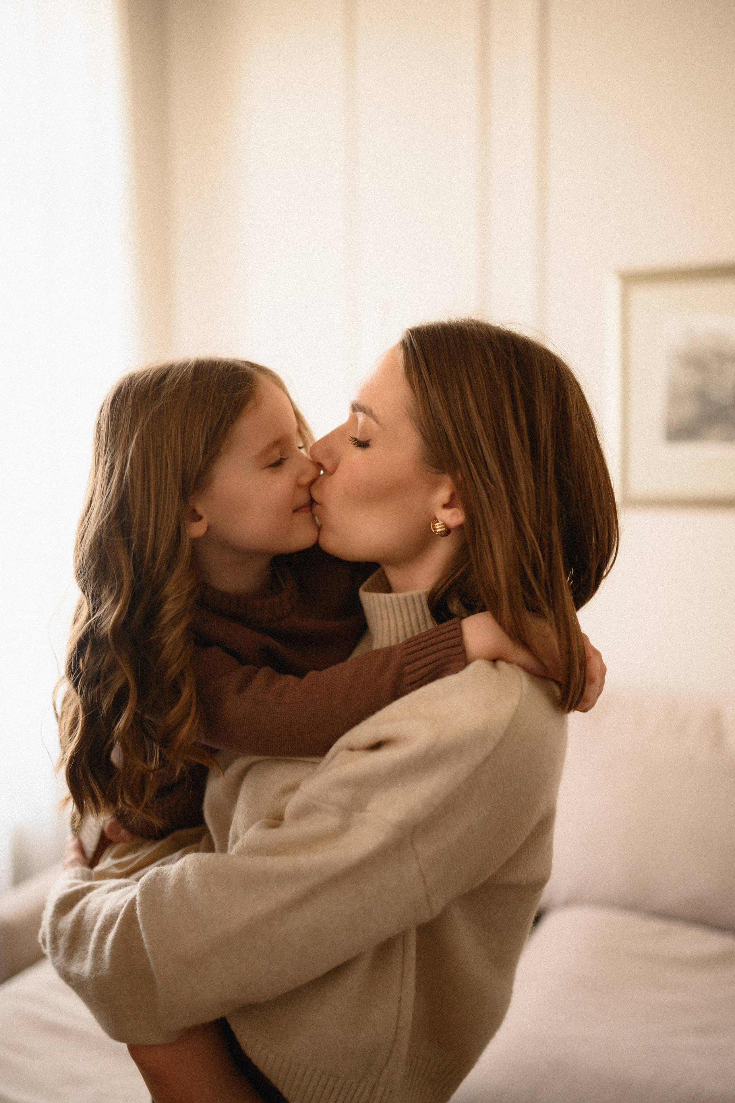 Валентин, Ирина, Евсей, Кира и Агата дома. Семейный и свадебный lifestyle-фотограф в Москве Мария Петрова