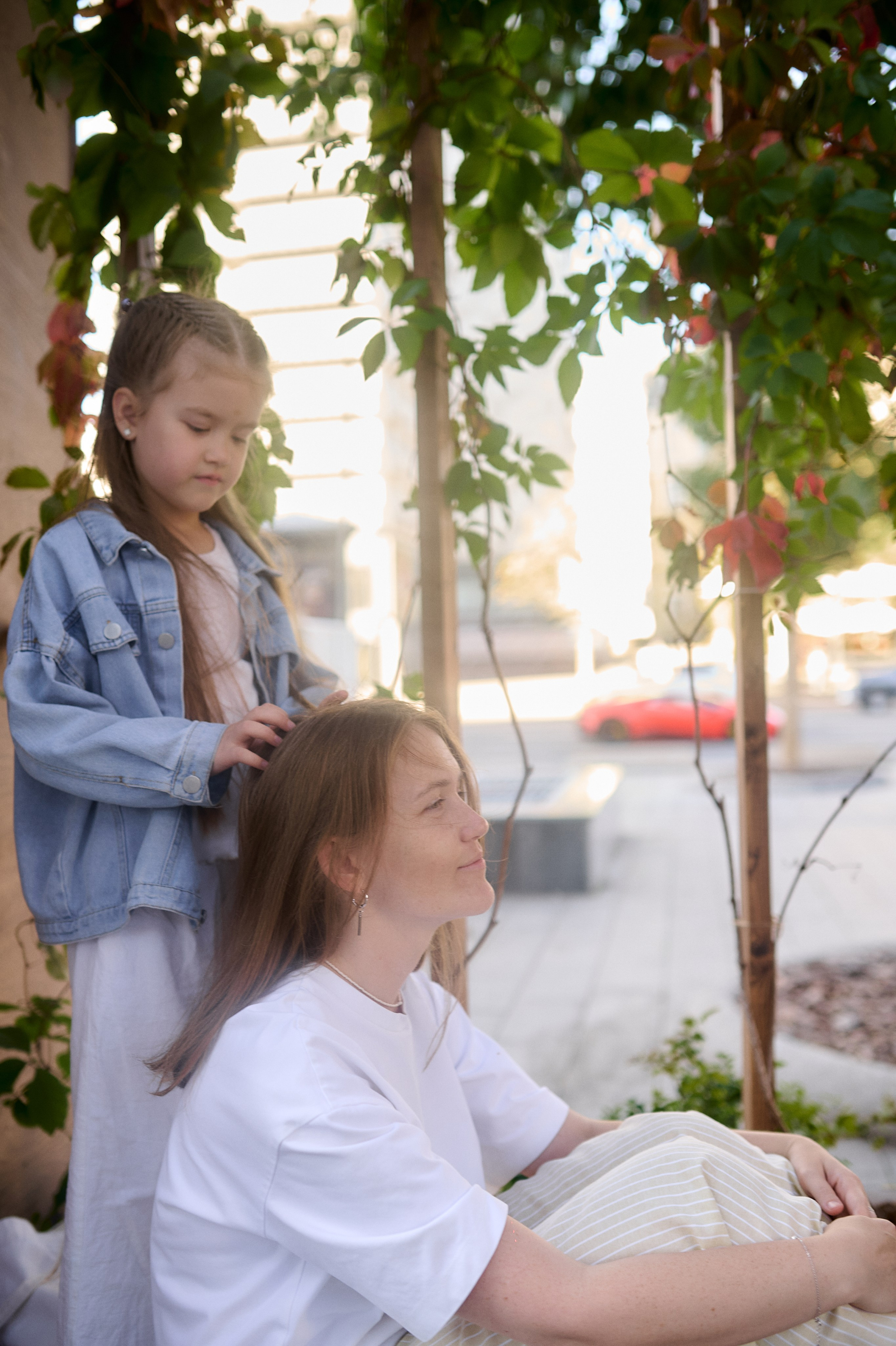 Катя и Ника. Прогулка по Новому Арбату. Семейный и свадебный lifestyle-фотограф в Москве Мария Петрова