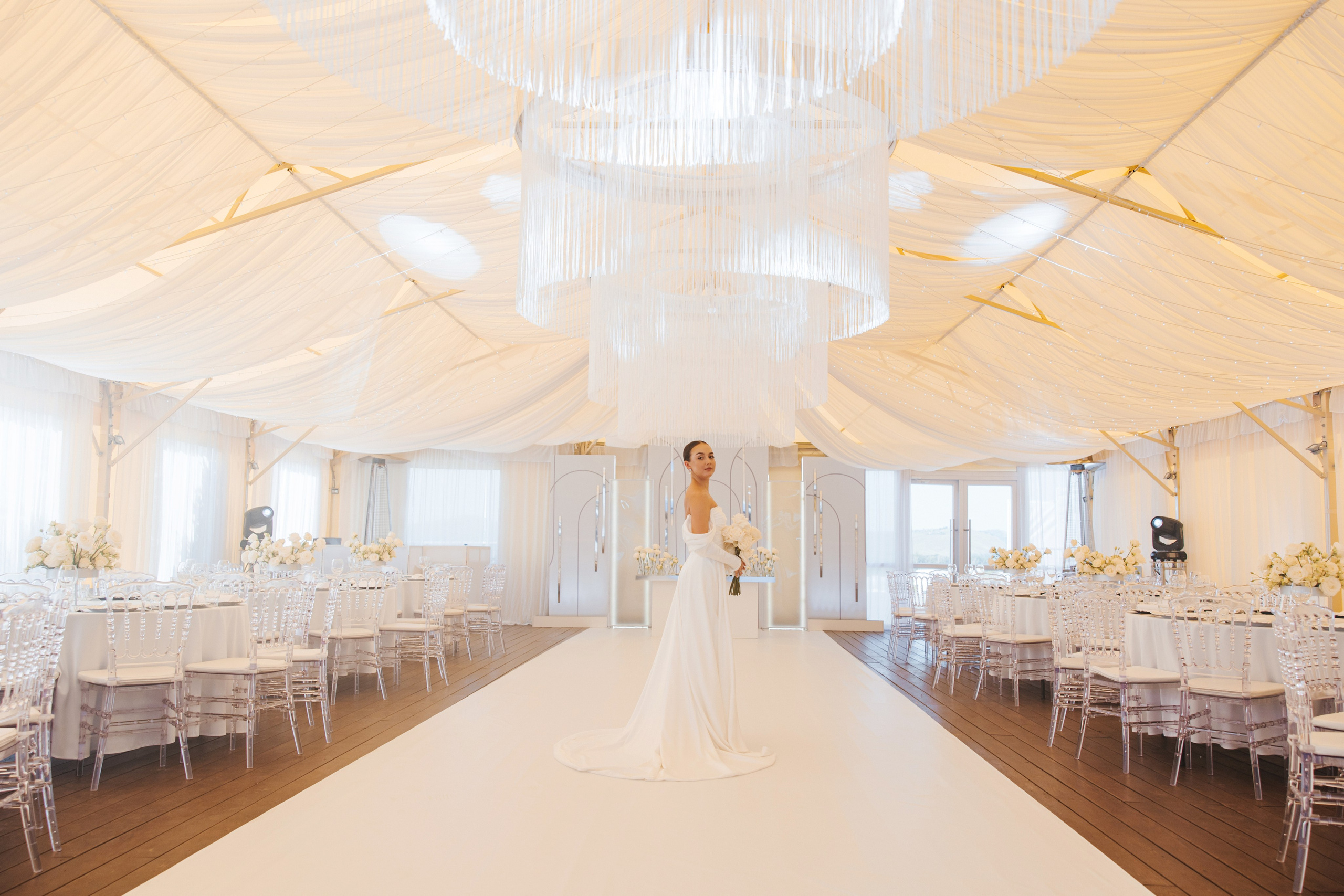 Красивая свадьба в классическом стиле. Организатор Романова Любовь