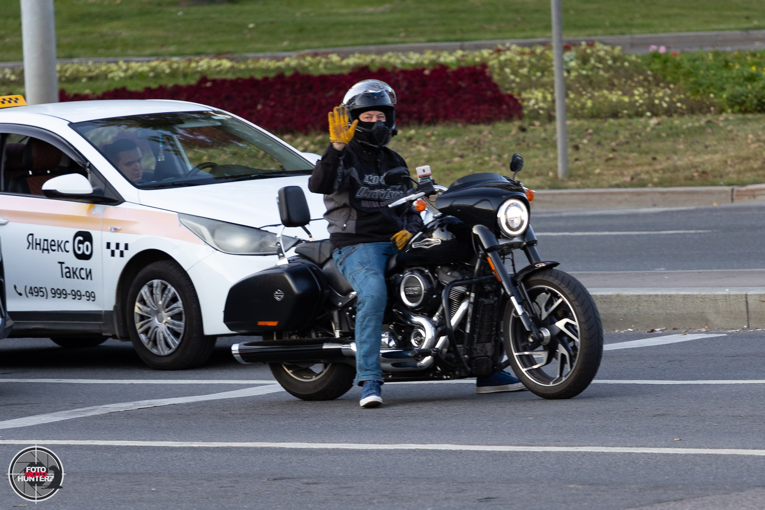 Мотоциклы на улицах города. Фотограф Ольга Гирусова «Пантерочка» Москва