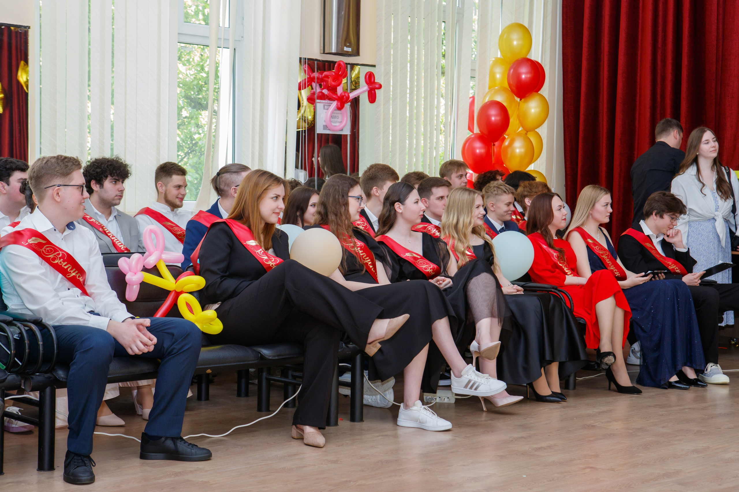 11 класс / Последний звонок / Гимназия № 1558 / г. Москва. Детский и семейный фотограф Мария Киселёва. Москва