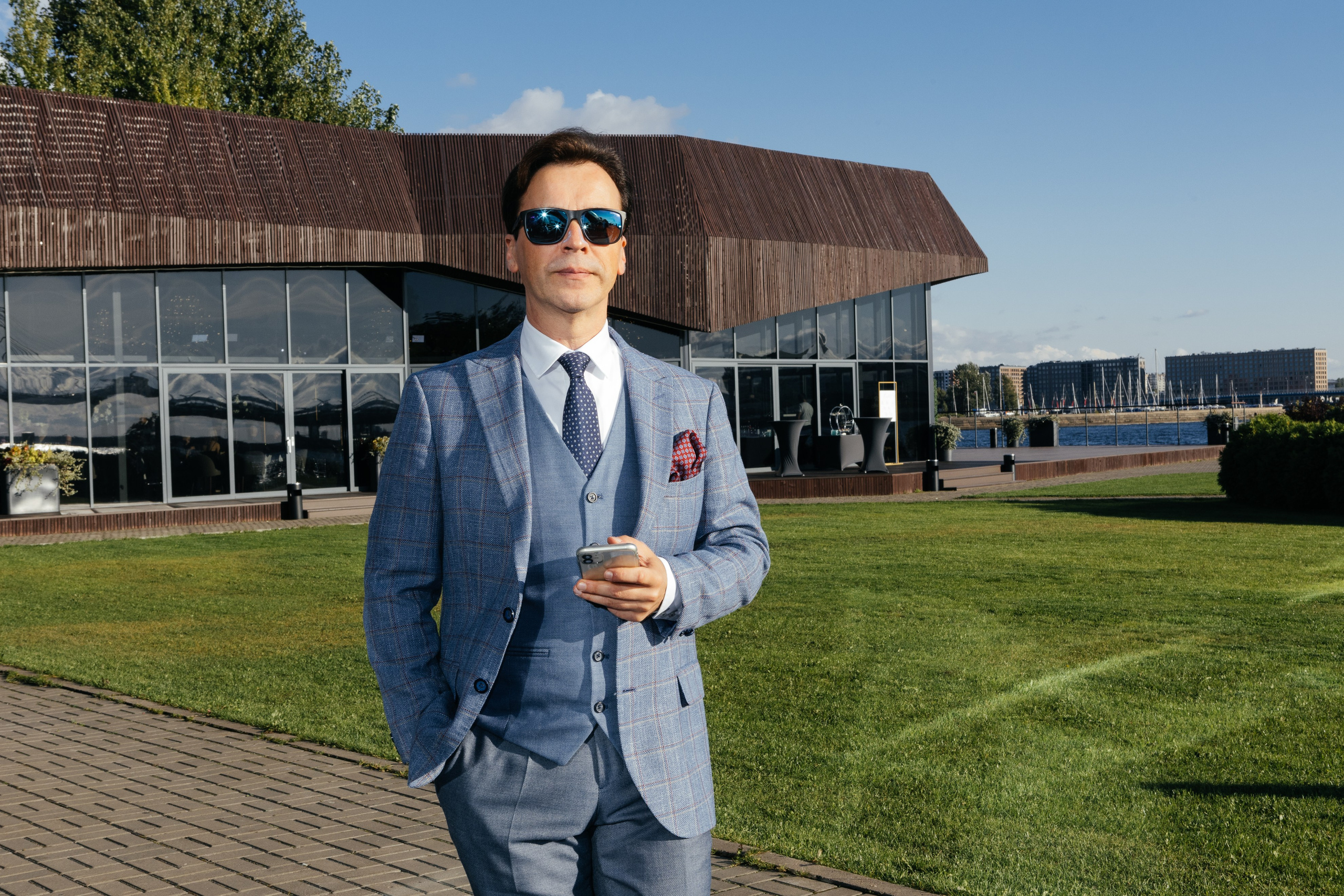 Снимал репортаж для «Газпром нефть», Газстройпром, Росатом, ОЗОН, Мегафон, ВТБ, Т-Банк, Unilever, Материа Медика Холдинг. Фотограф Serg-Epic — Сергей Клепиков